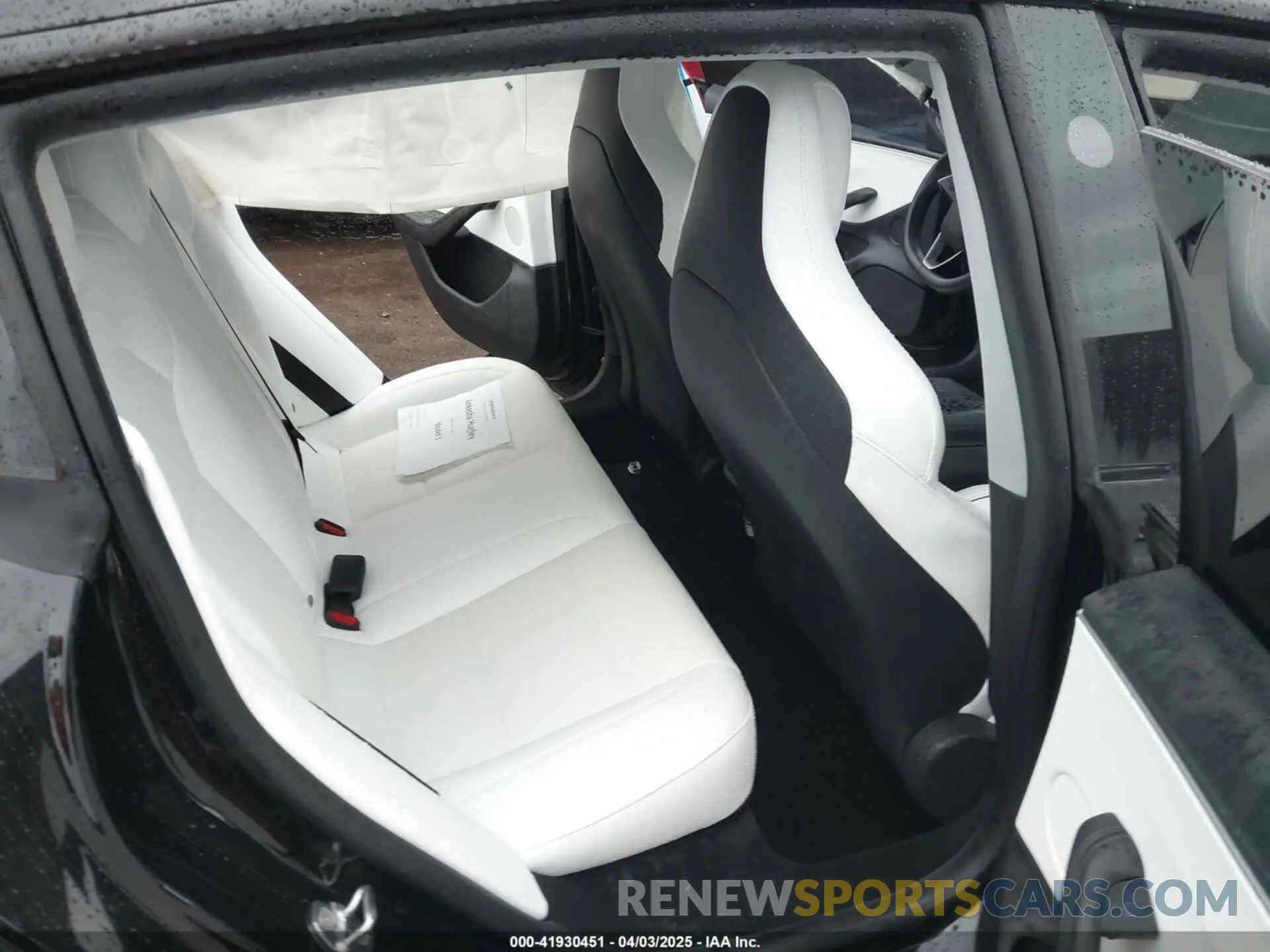 8 fotografías del automóvil dañado 5YJ3E1ET5RF892736 TESLA MODEL 3 2024
