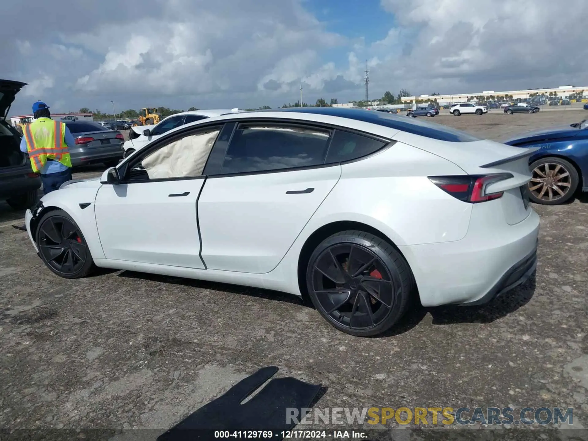 15 fotografías del automóvil dañado 5YJ3E1ET7RF801529 TESLA MODEL 3 2024