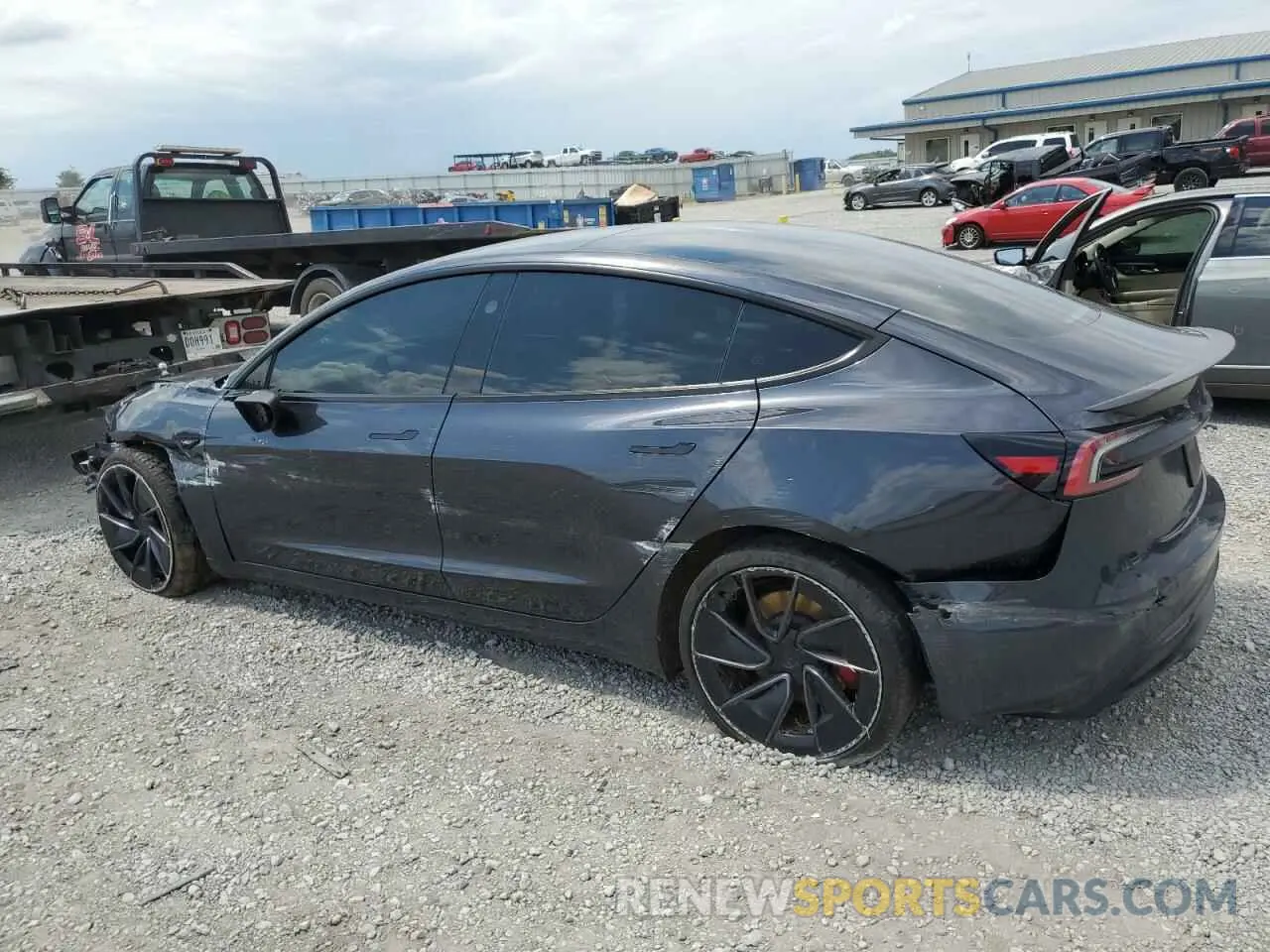 2 fotografías del automóvil dañado 5YJ3E1ET8RF810658 TESLA MODEL 3 2024