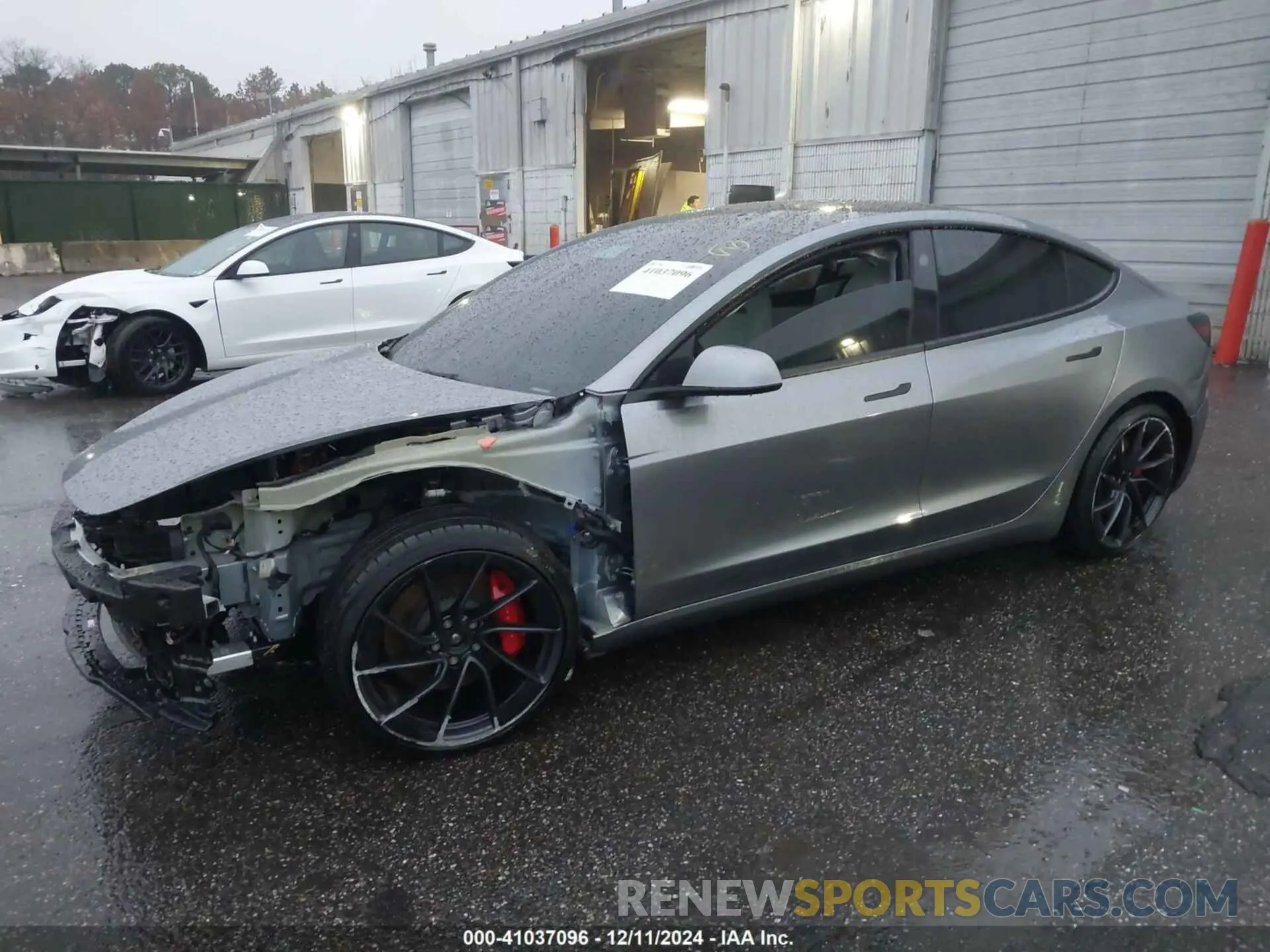 2 fotografías del automóvil dañado 5YJ3E1ET8RF865742 TESLA MODEL 3 2024