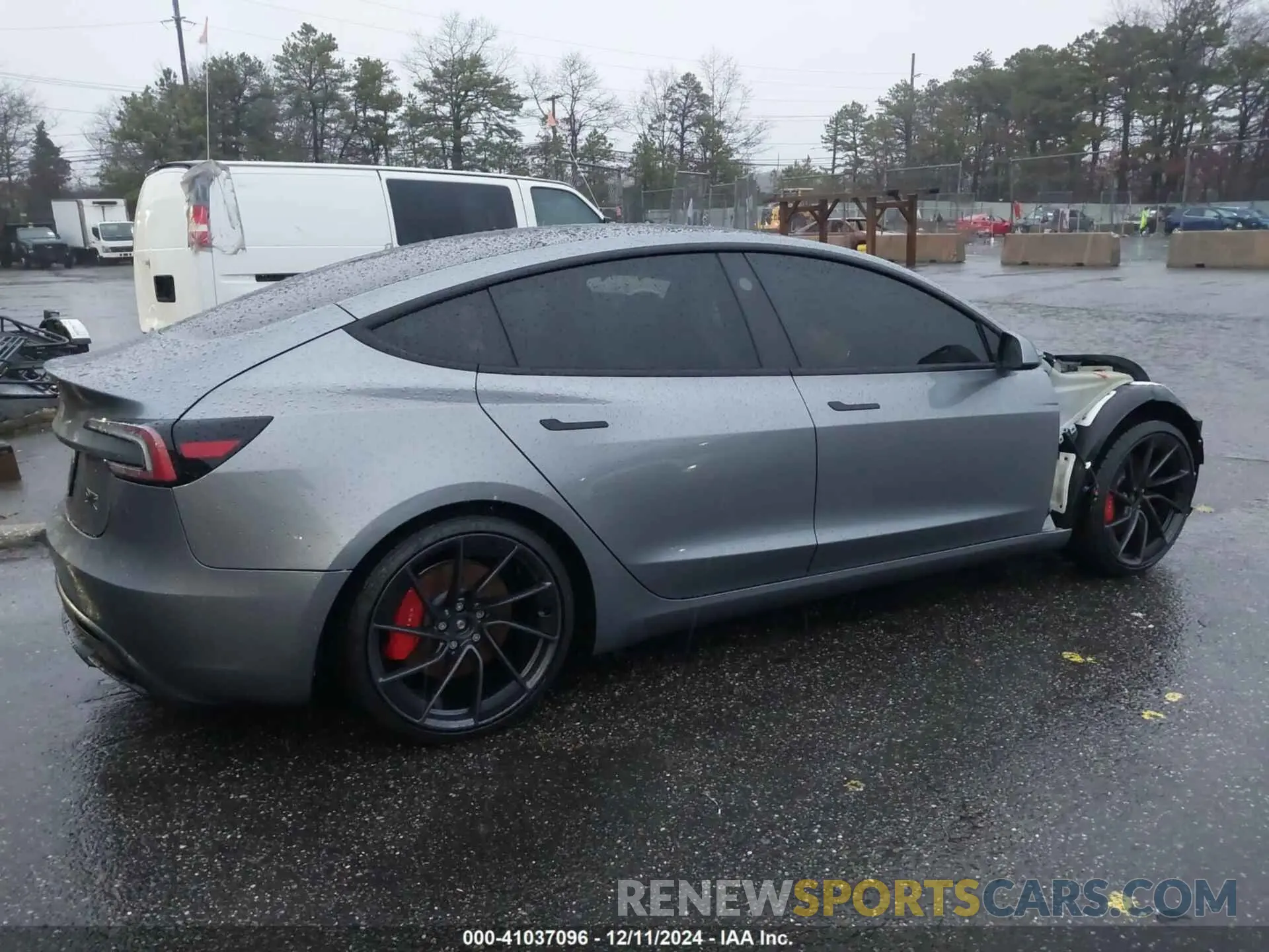 4 fotografías del automóvil dañado 5YJ3E1ET8RF865742 TESLA MODEL 3 2024