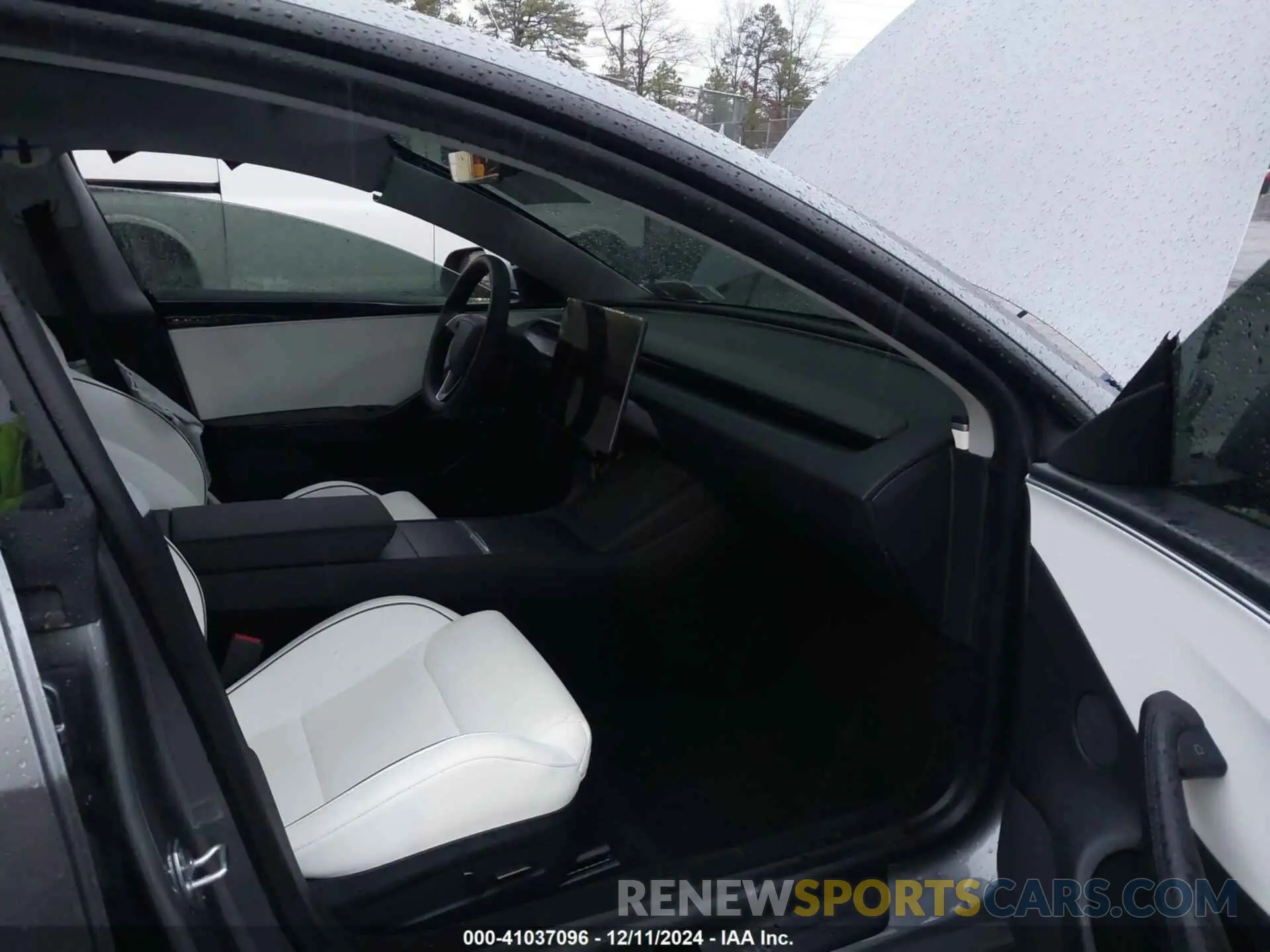 5 fotografías del automóvil dañado 5YJ3E1ET8RF865742 TESLA MODEL 3 2024