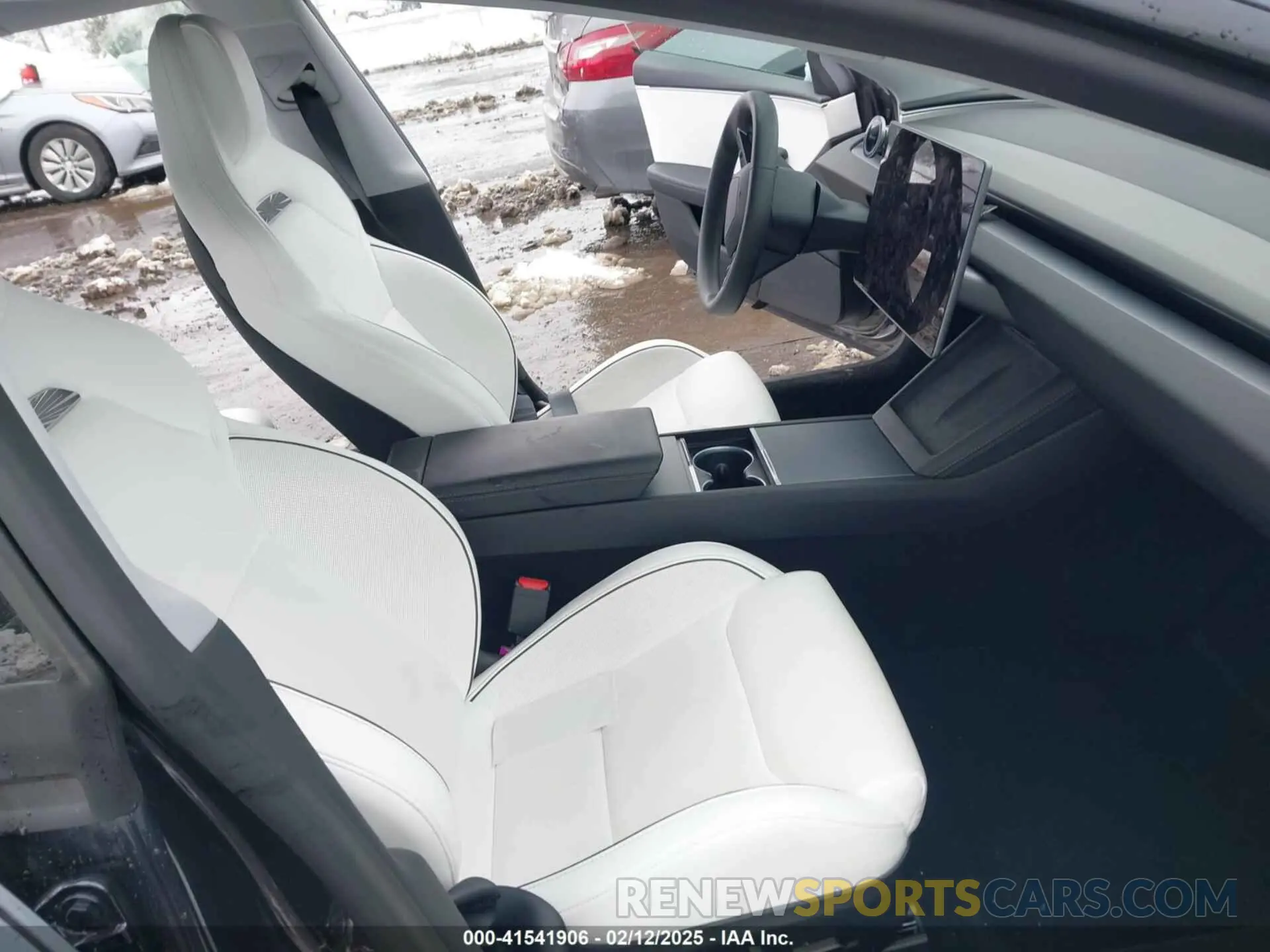 5 fotografías del automóvil dañado 5YJ3E1ET9RF784426 TESLA MODEL 3 2024