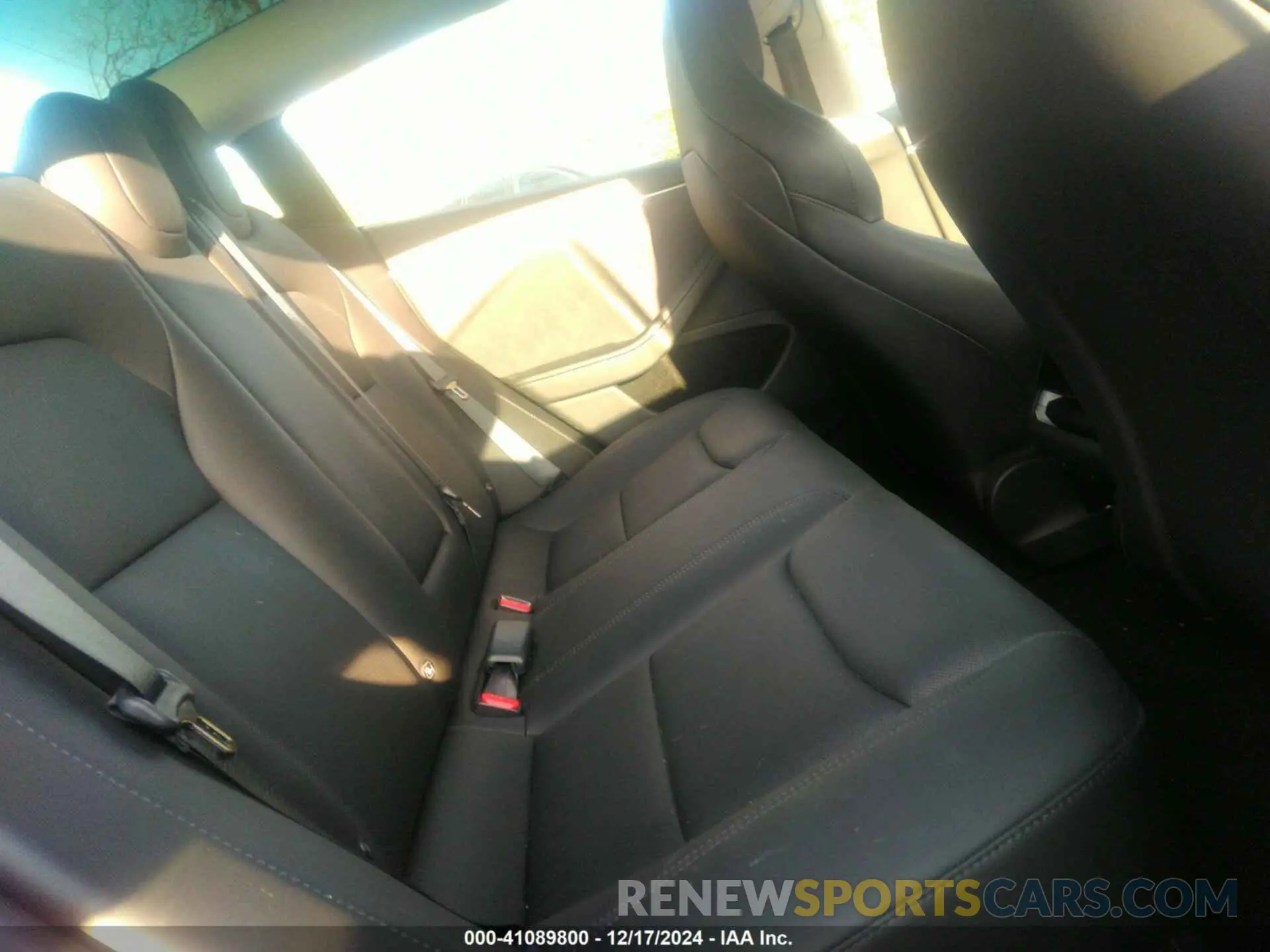 8 fotografías del automóvil dañado 5YJ3E1ETXRF809785 TESLA MODEL 3 2024