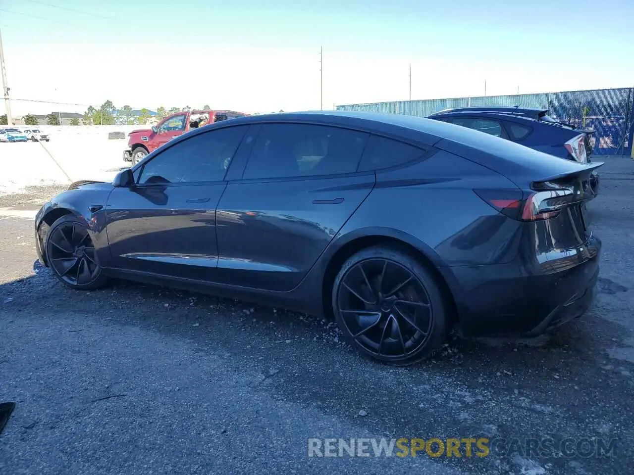 2 fotografías del automóvil dañado 5YJ3E1ETXRF845508 TESLA MODEL 3 2024