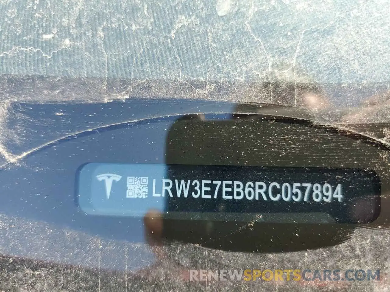 12 fotografías del automóvil dañado LRW3E7EB6RC057894 TESLA MODEL 3 2024