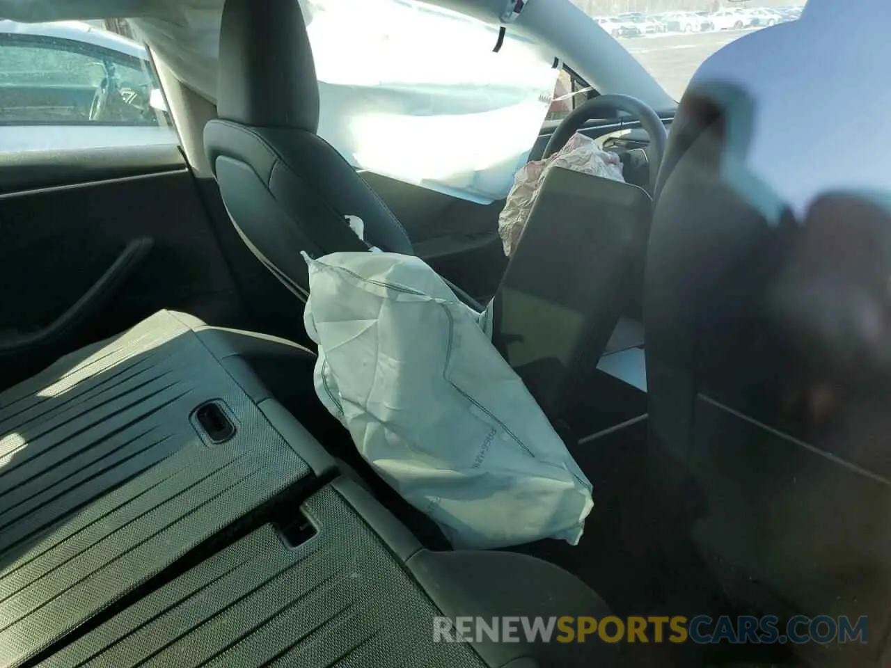 8 fotografías del automóvil dañado LRW3E7EB6RC057894 TESLA MODEL 3 2024