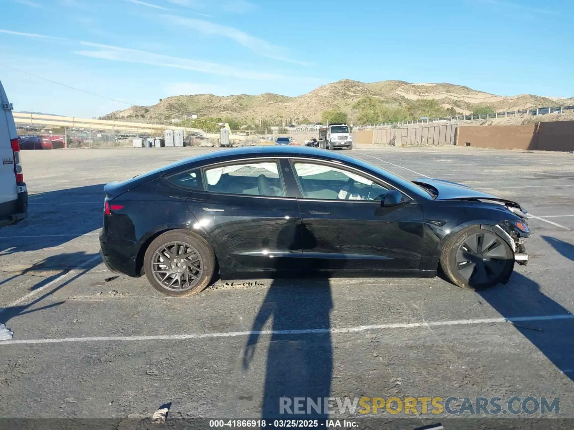12 fotografías del automóvil dañado 5YJ3E1EA0SF883396 TESLA MODEL 3 2025