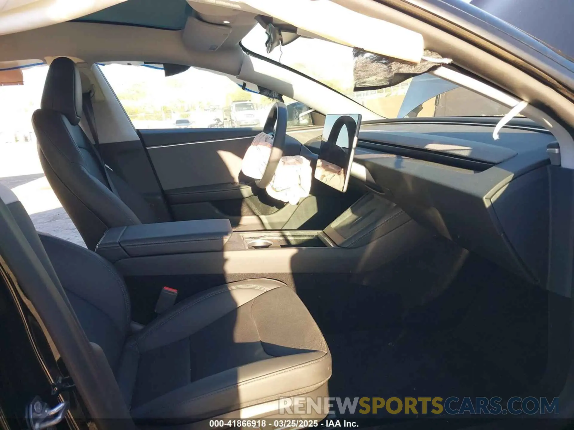 5 fotografías del automóvil dañado 5YJ3E1EA0SF883396 TESLA MODEL 3 2025
