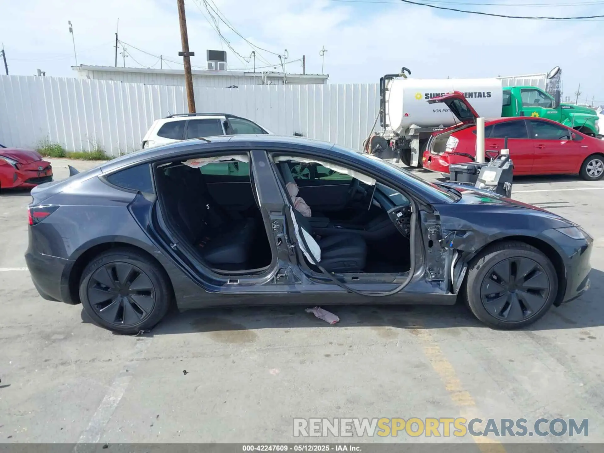 14 fotografías del automóvil dañado 5YJ3E1EA0SF915571 TESLA MODEL 3 2025