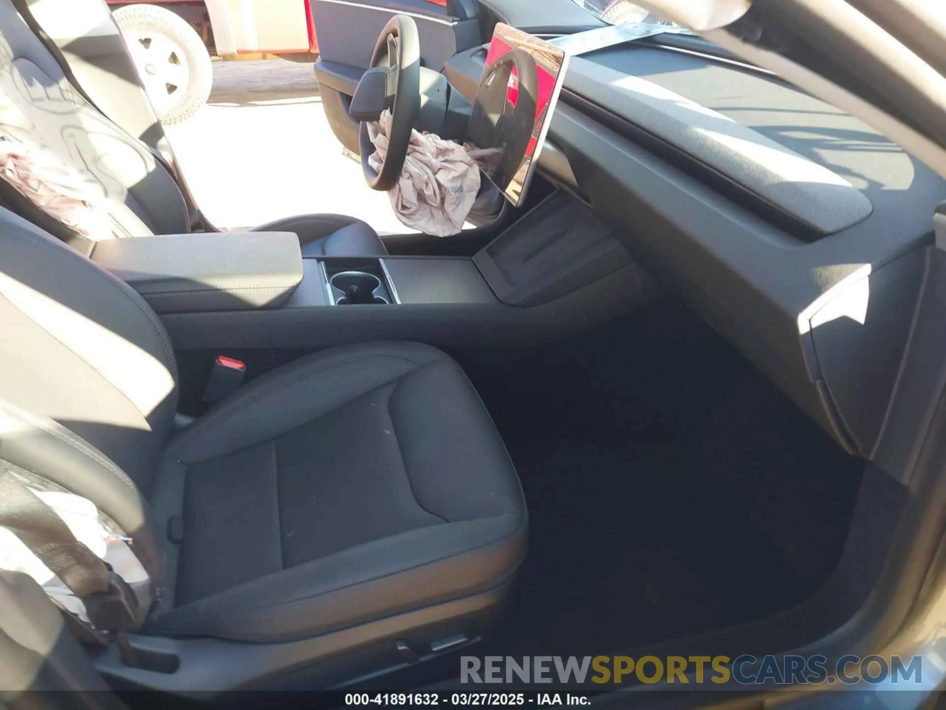 5 fotografías del automóvil dañado 5YJ3E1EA1SF877574 TESLA MODEL 3 2025