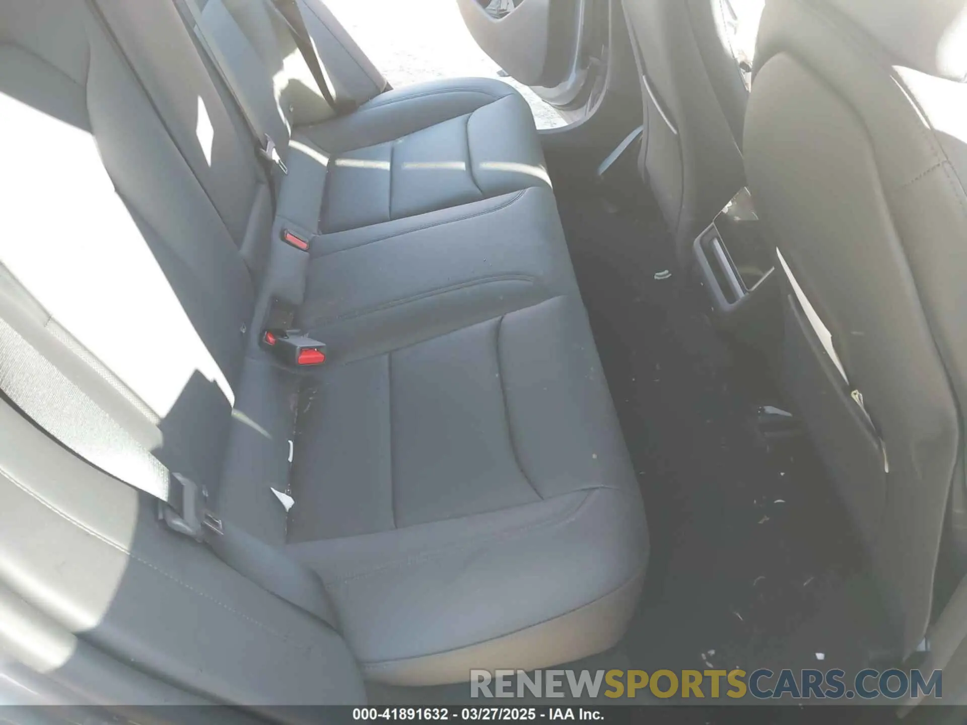 8 fotografías del automóvil dañado 5YJ3E1EA1SF877574 TESLA MODEL 3 2025