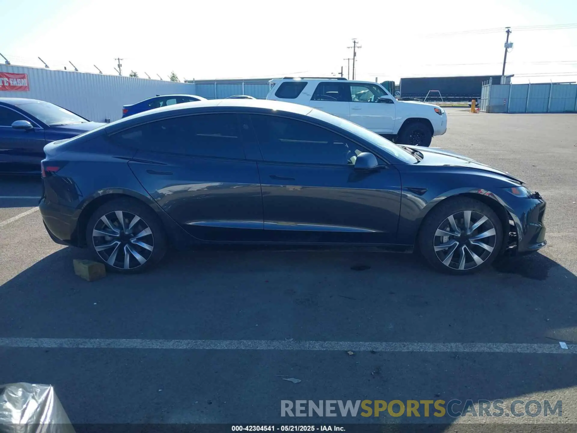 14 fotografías del automóvil dañado 5YJ3E1EA1SF905518 TESLA MODEL 3 2025