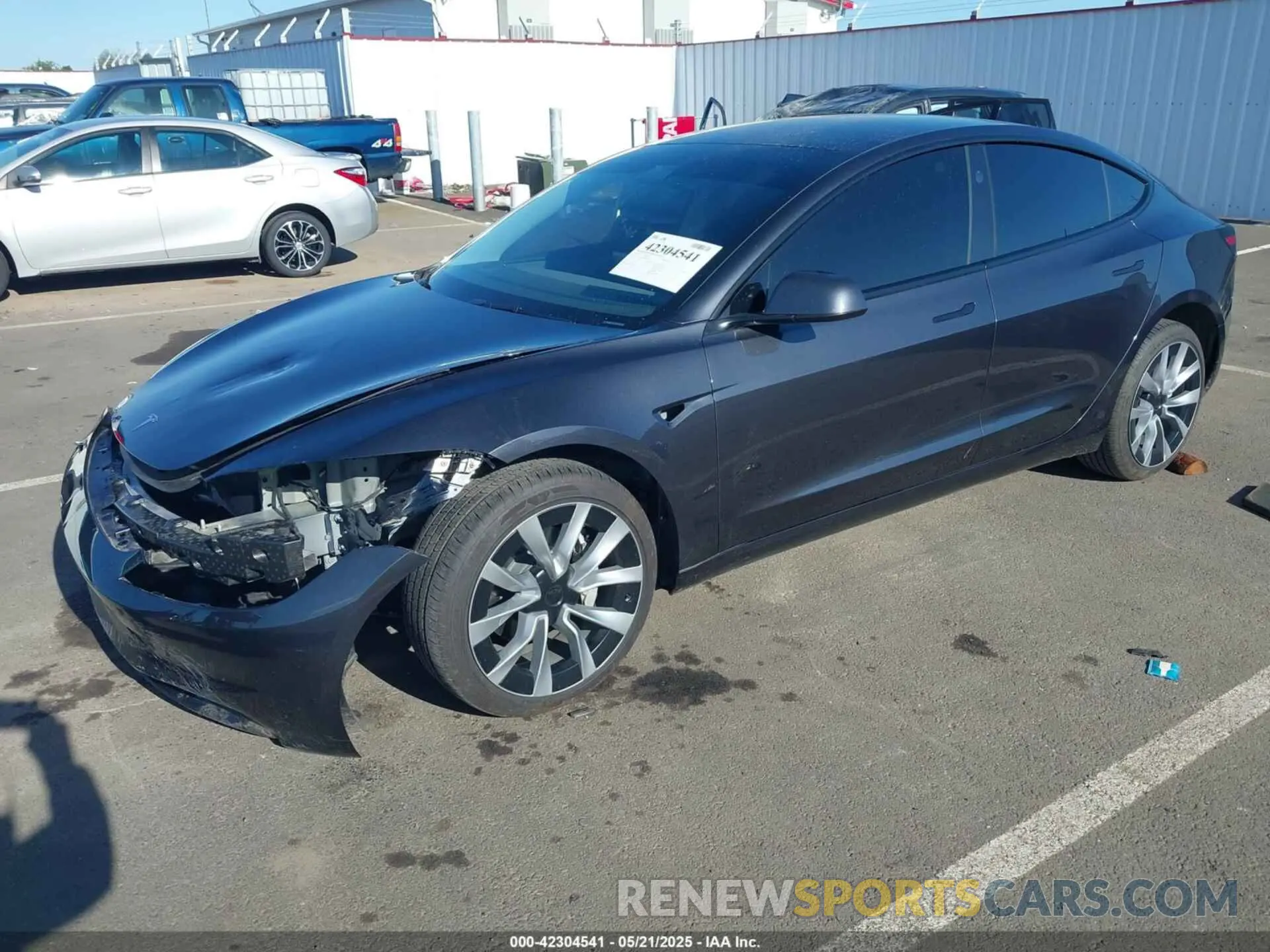 2 fotografías del automóvil dañado 5YJ3E1EA1SF905518 TESLA MODEL 3 2025