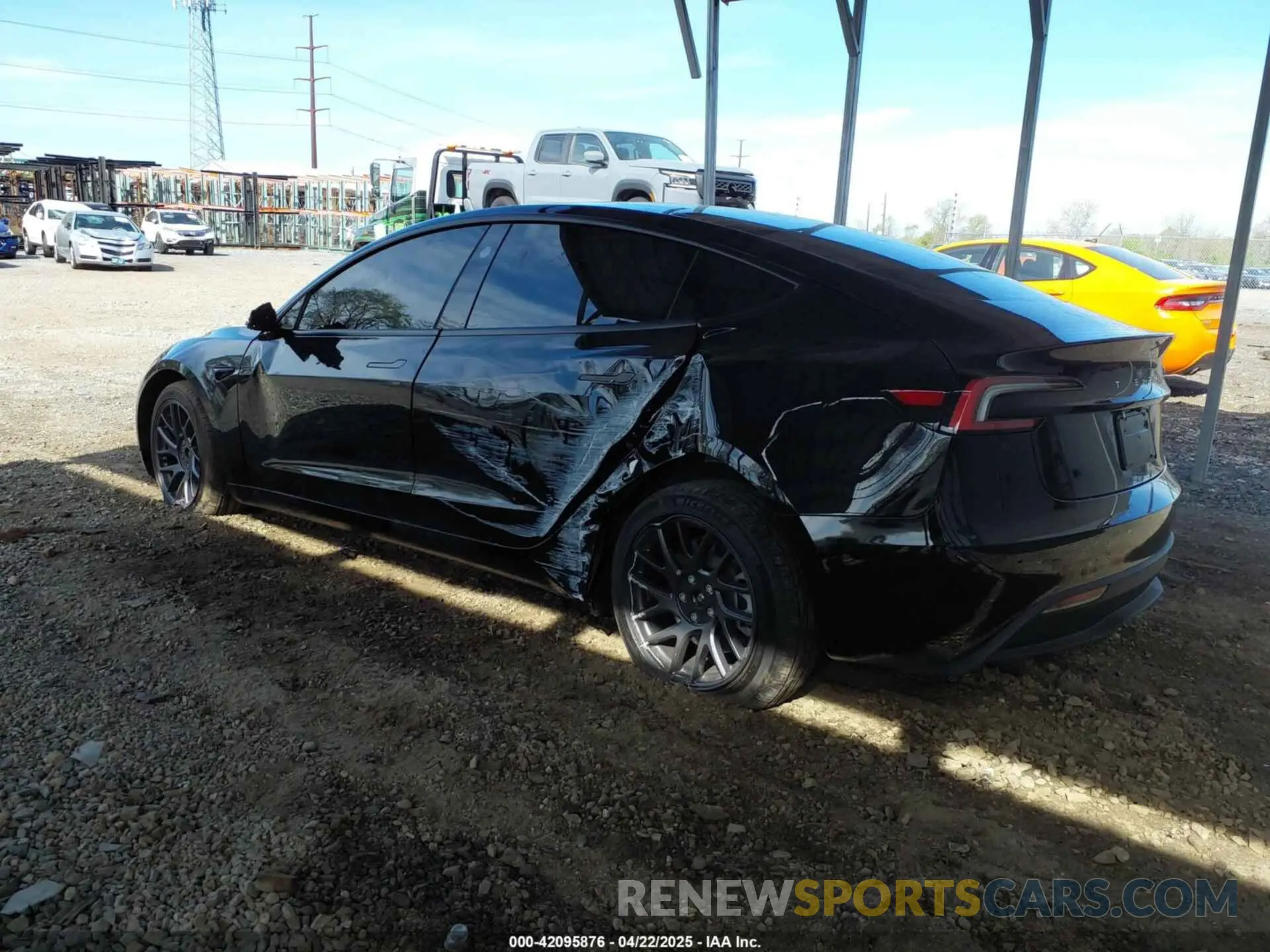 3 fotografías del automóvil dañado 5YJ3E1EA1SF974354 TESLA MODEL 3 2025