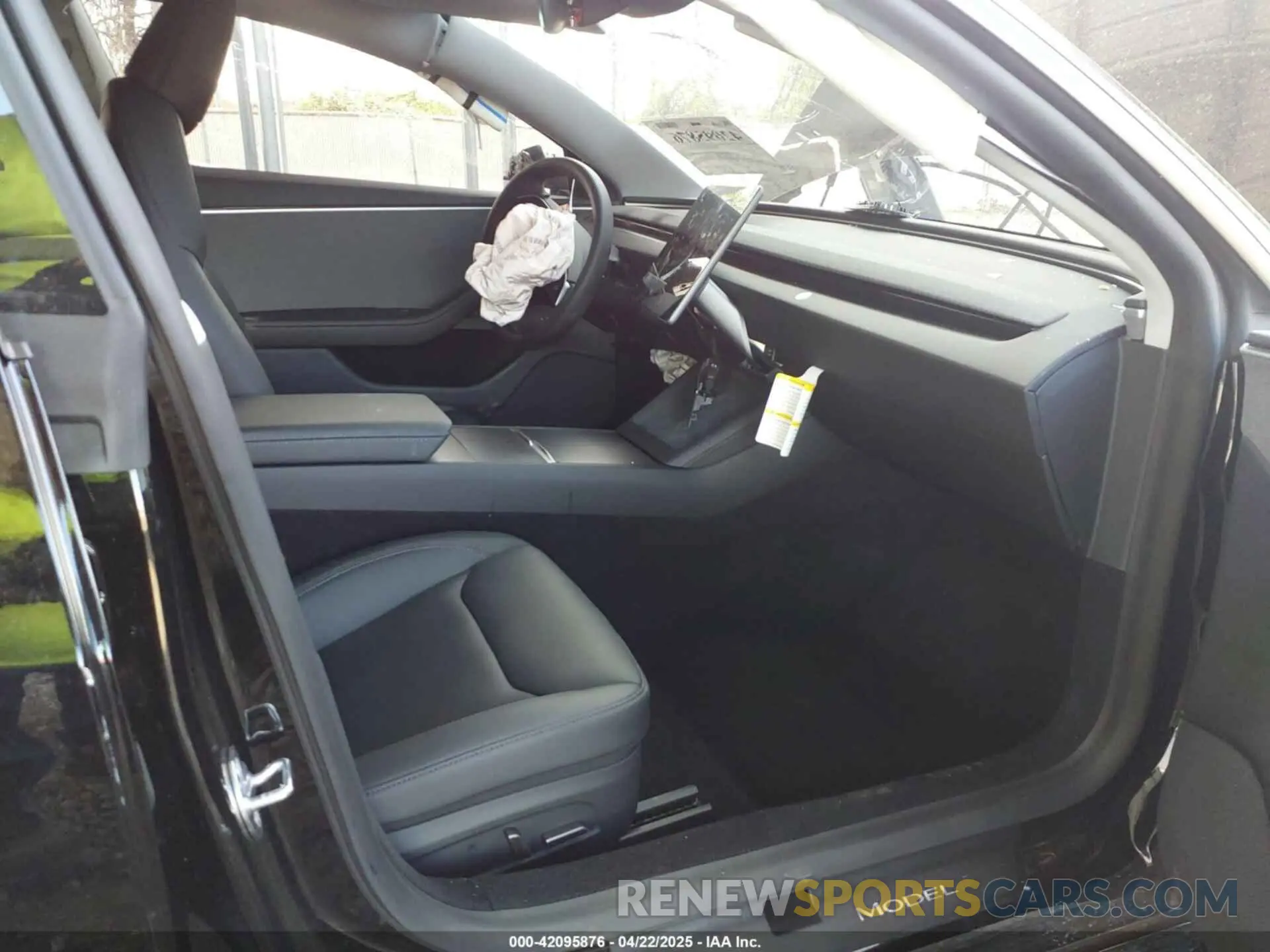5 fotografías del automóvil dañado 5YJ3E1EA1SF974354 TESLA MODEL 3 2025