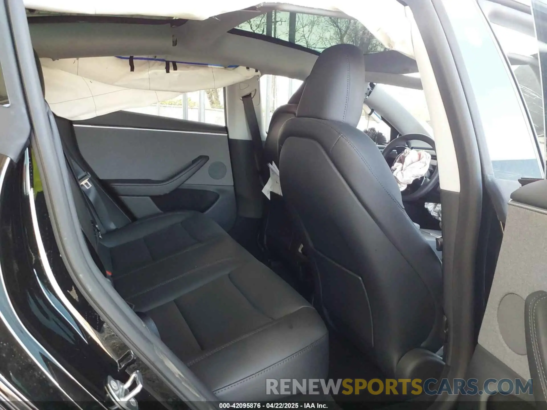 8 fotografías del automóvil dañado 5YJ3E1EA1SF974354 TESLA MODEL 3 2025