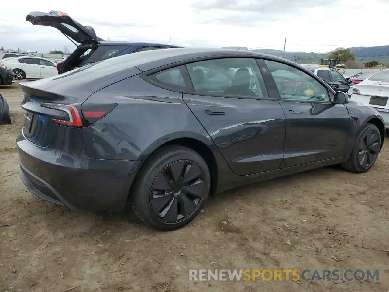 3 fotografías del automóvil dañado 5YJ3E1EA2SF962214 TESLA MODEL 3 2025