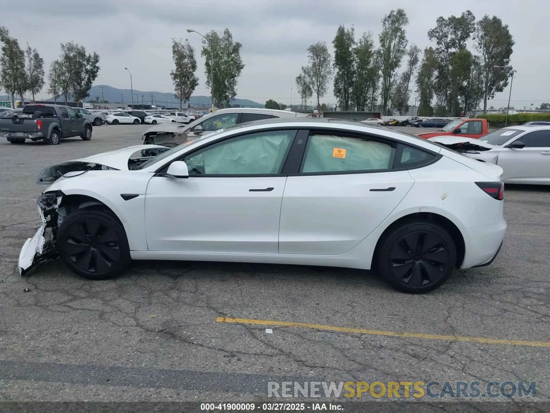 13 fotografías del automóvil dañado 5YJ3E1EA4SF966099 TESLA MODEL 3 2025