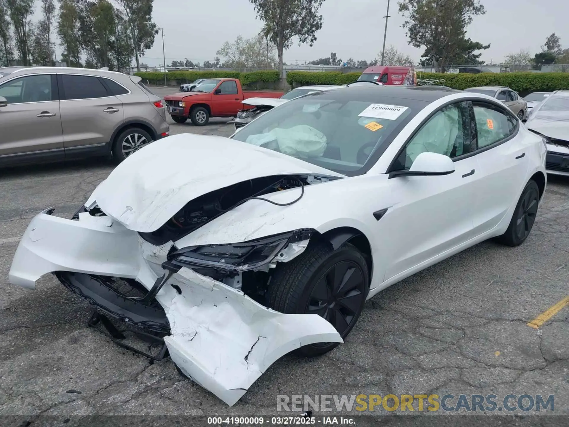 2 fotografías del automóvil dañado 5YJ3E1EA4SF966099 TESLA MODEL 3 2025