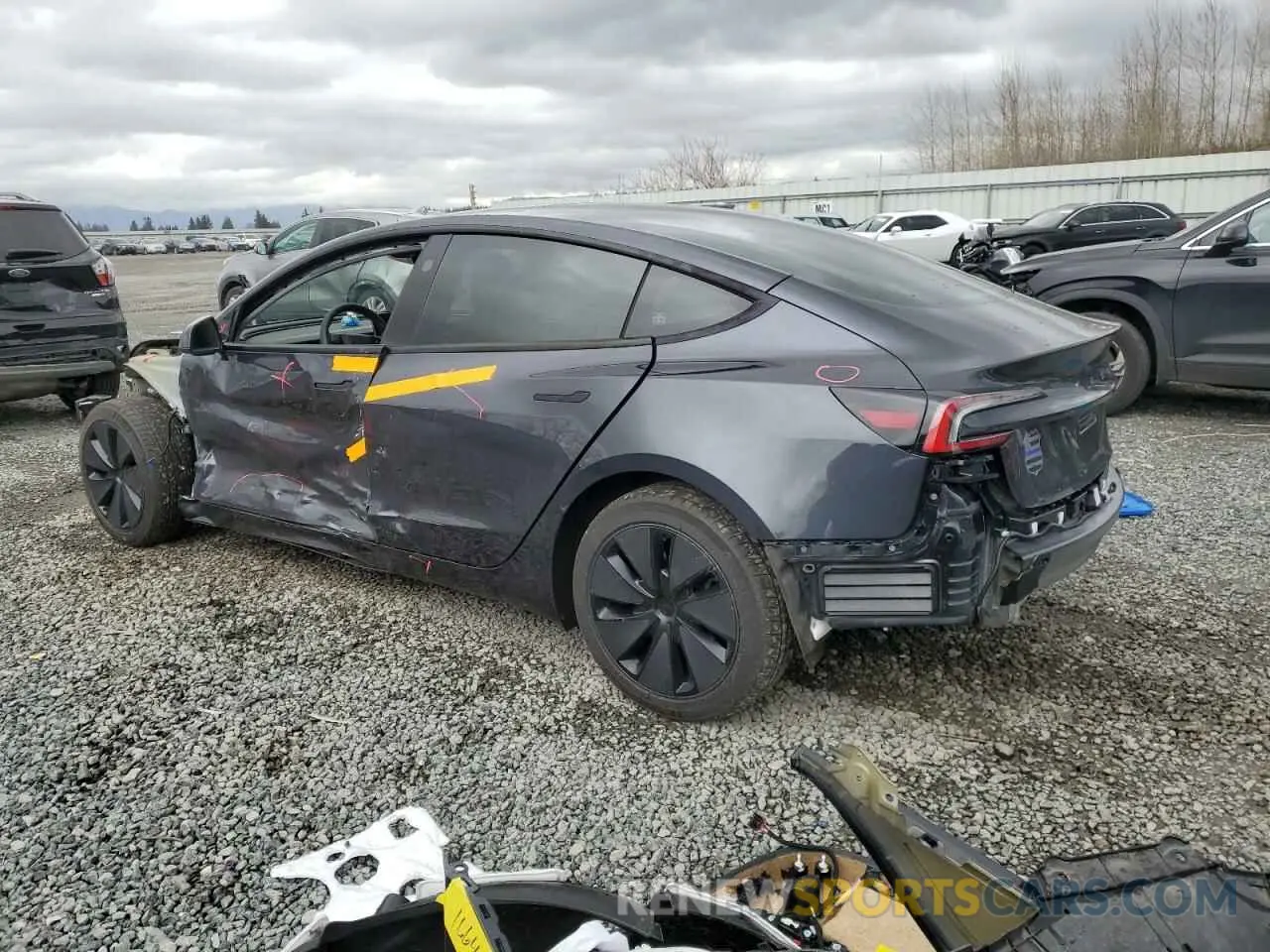 2 fotografías del automóvil dañado 5YJ3E1EA5SF889727 TESLA MODEL 3 2025
