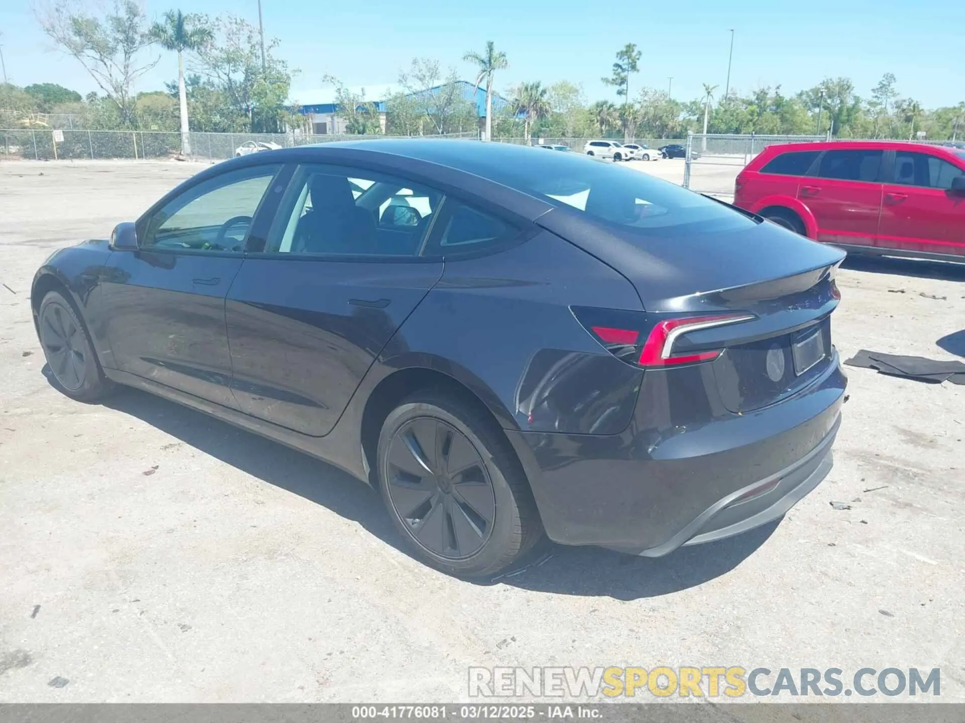 3 fotografías del automóvil dañado 5YJ3E1EA5SF902847 TESLA MODEL 3 2025