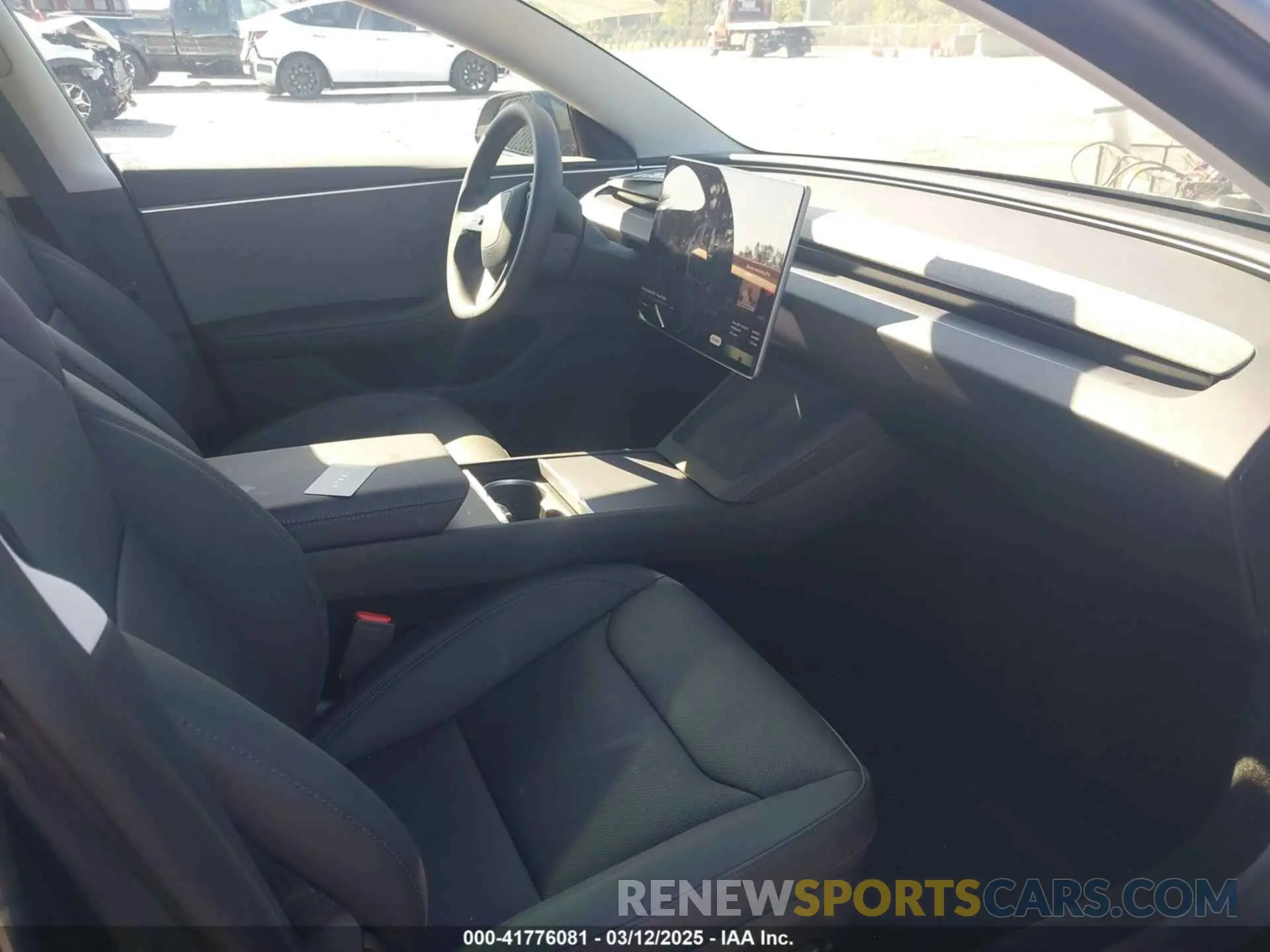 5 fotografías del automóvil dañado 5YJ3E1EA5SF902847 TESLA MODEL 3 2025