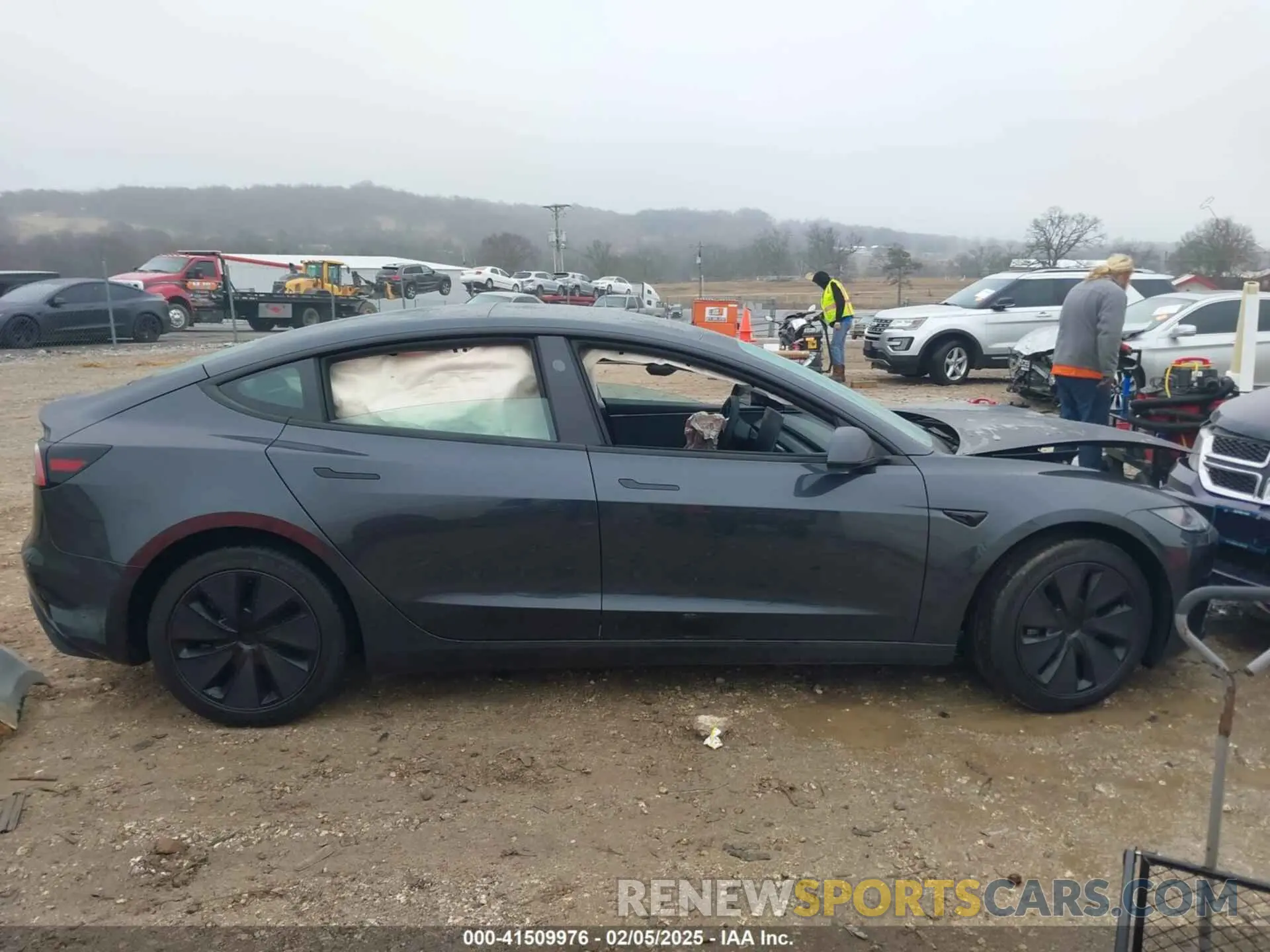 12 fotografías del automóvil dañado 5YJ3E1EA5SF911256 TESLA MODEL 3 2025