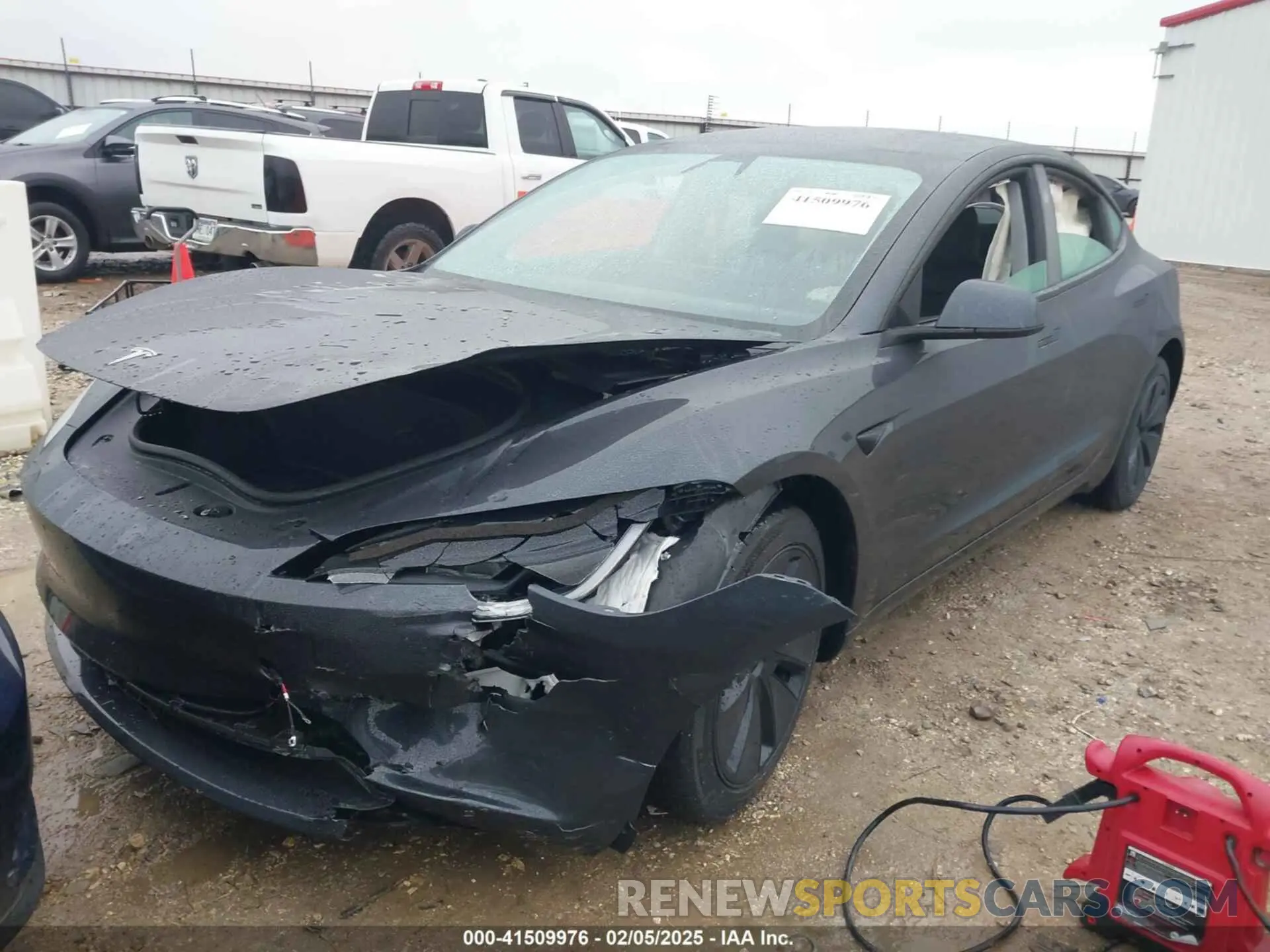 2 fotografías del automóvil dañado 5YJ3E1EA5SF911256 TESLA MODEL 3 2025