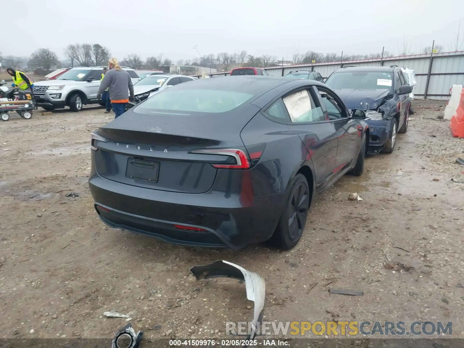 4 fotografías del automóvil dañado 5YJ3E1EA5SF911256 TESLA MODEL 3 2025