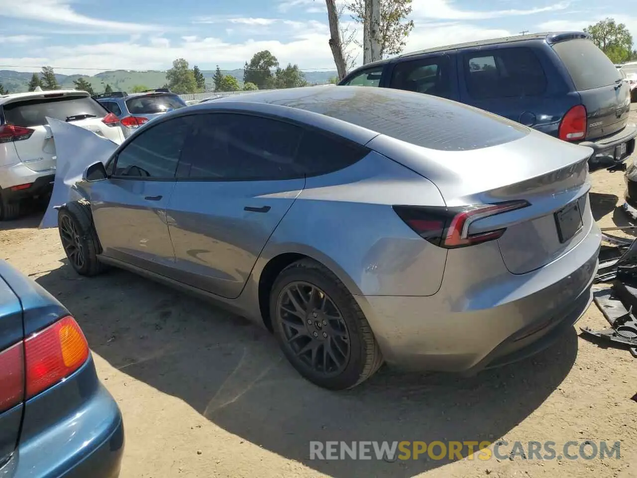 2 fotografías del automóvil dañado 5YJ3E1EA6SF976908 TESLA MODEL 3 2025