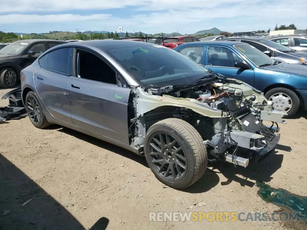 4 fotografías del automóvil dañado 5YJ3E1EA6SF976908 TESLA MODEL 3 2025