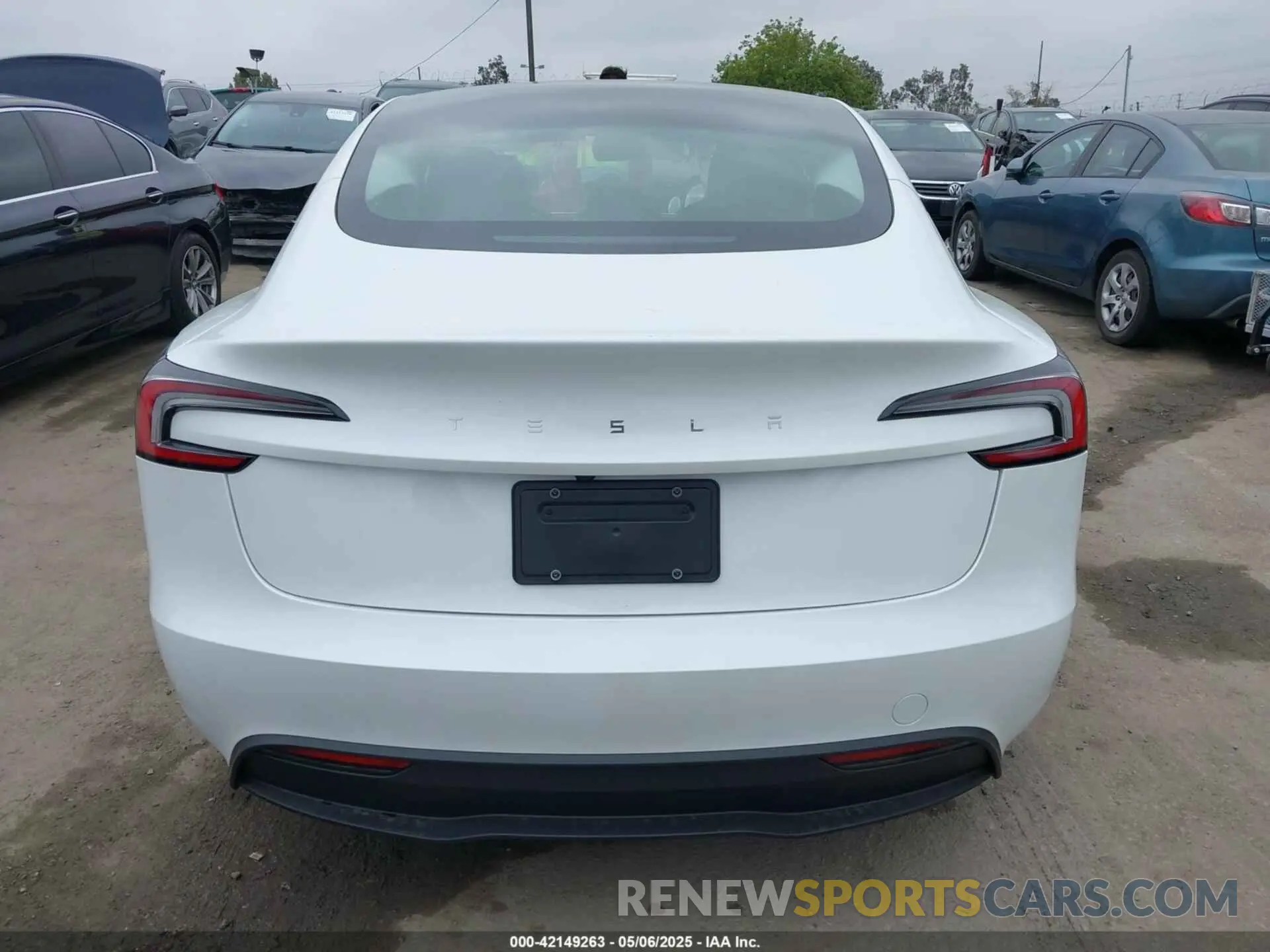 16 fotografías del automóvil dañado 5YJ3E1EA6SF988976 TESLA MODEL 3 2025