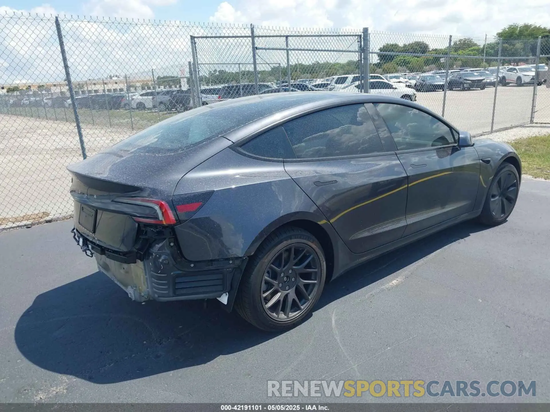 4 fotografías del automóvil dañado 5YJ3E1EA7SF940208 TESLA MODEL 3 2025