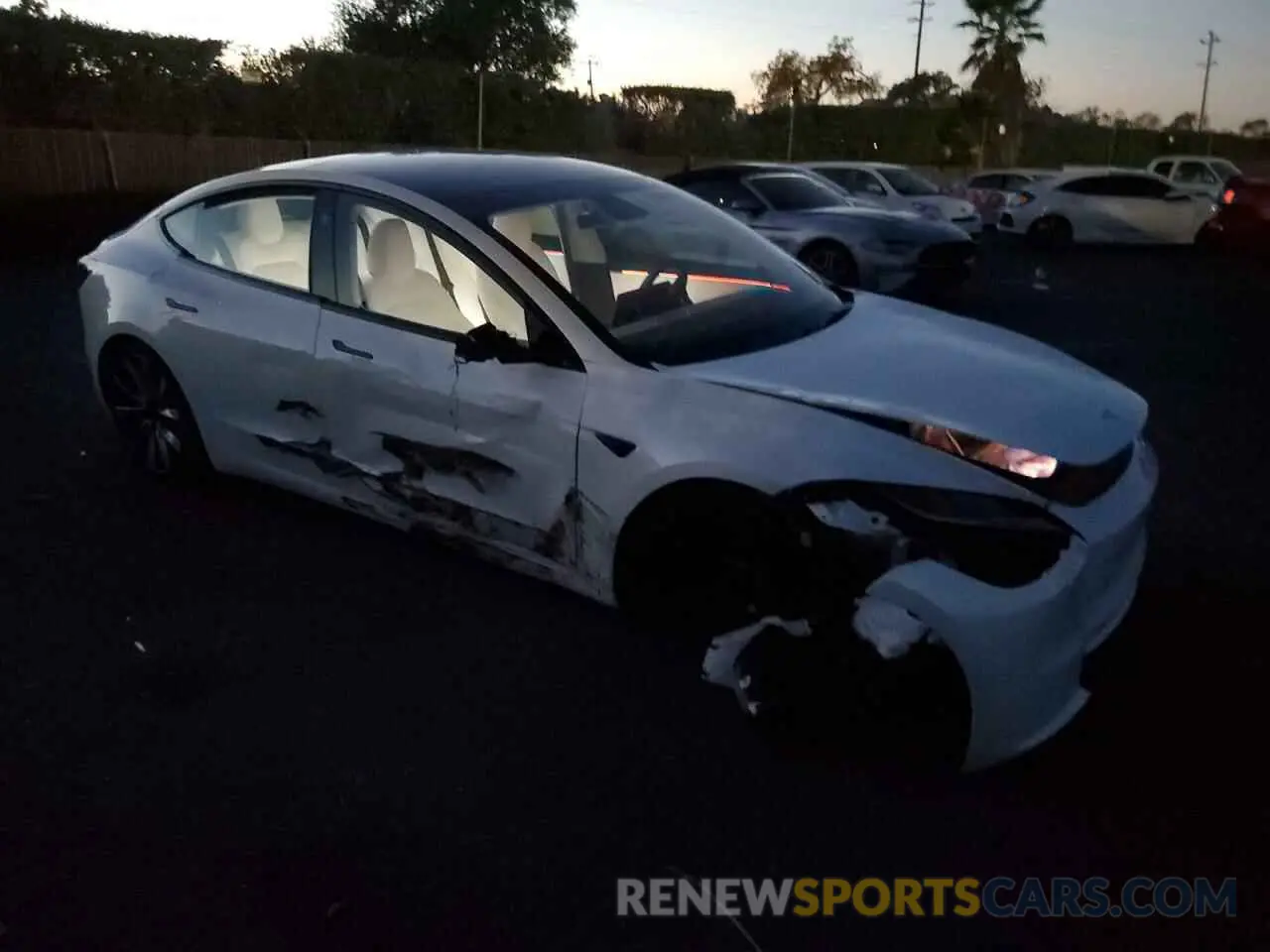 4 fotografías del automóvil dañado 5YJ3E1EA8SF889883 TESLA MODEL 3 2025