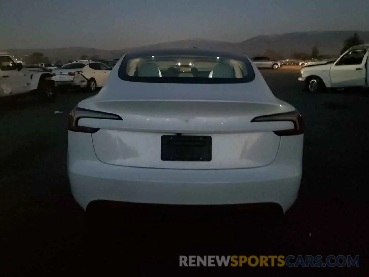 6 fotografías del automóvil dañado 5YJ3E1EA8SF889883 TESLA MODEL 3 2025