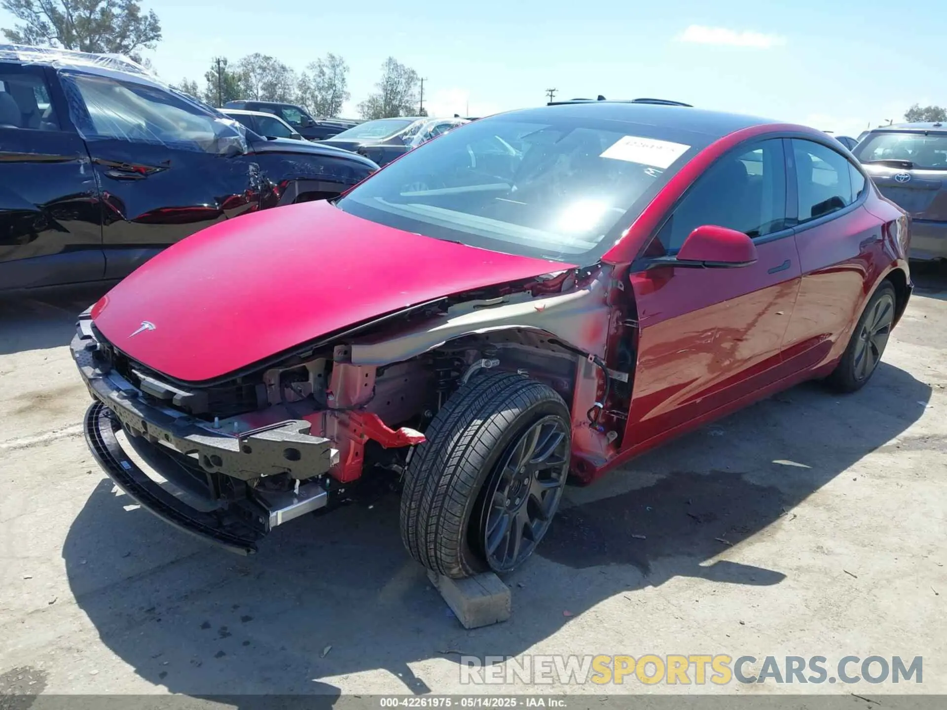 2 fotografías del automóvil dañado 5YJ3E1EA9SF914421 TESLA MODEL 3 2025