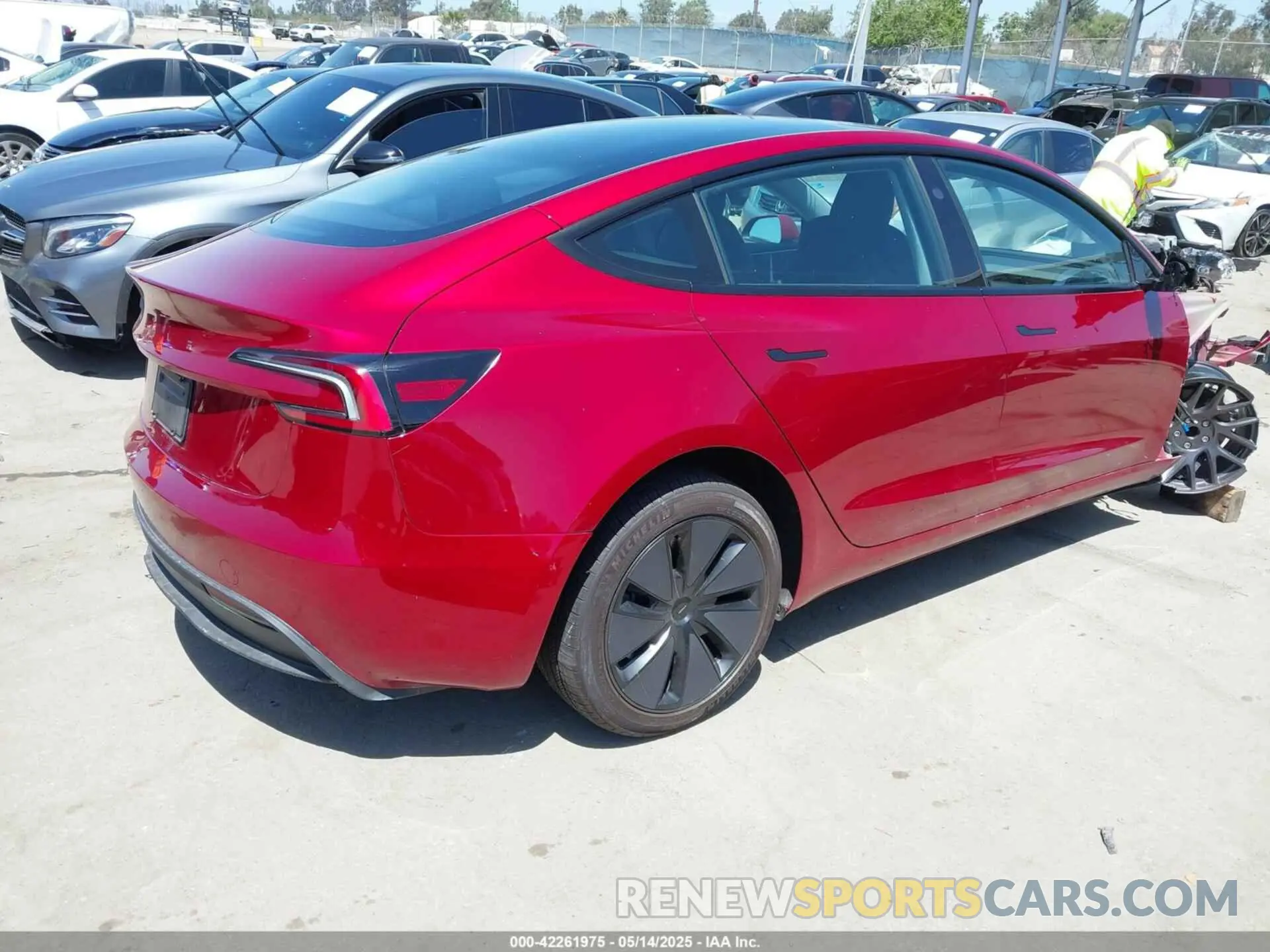 4 fotografías del automóvil dañado 5YJ3E1EA9SF914421 TESLA MODEL 3 2025