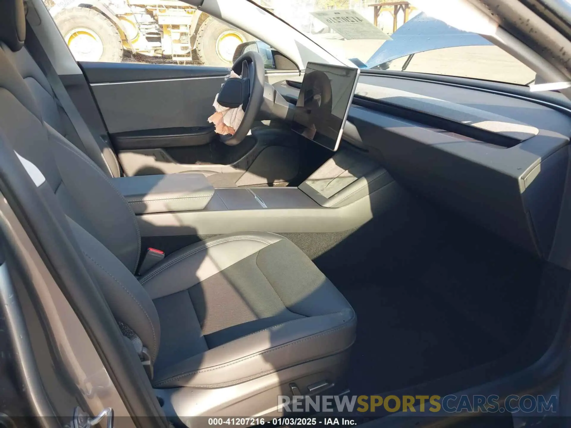 5 fotografías del automóvil dañado 5YJ3E1EAXSF904139 TESLA MODEL 3 2025