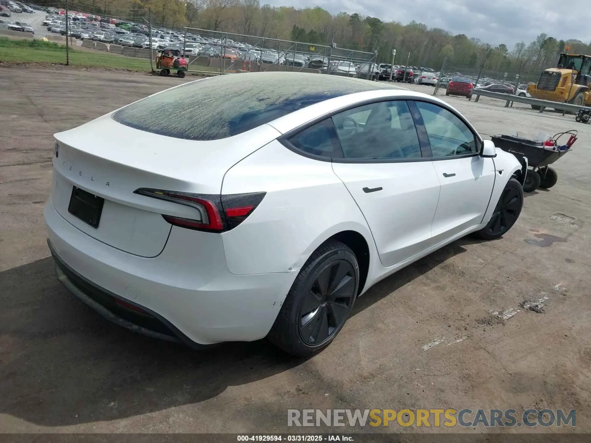 4 fotografías del automóvil dañado 5YJ3E1EAXSF929042 TESLA MODEL 3 2025