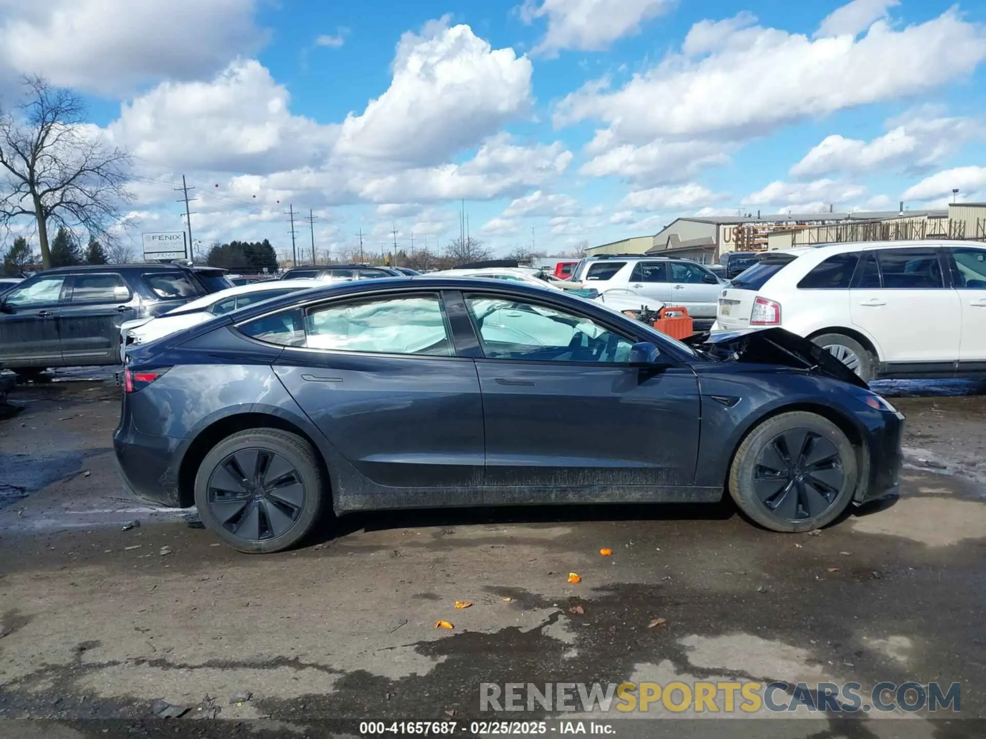 13 fotografías del automóvil dañado 5YJ3E1EAXSF932832 TESLA MODEL 3 2025