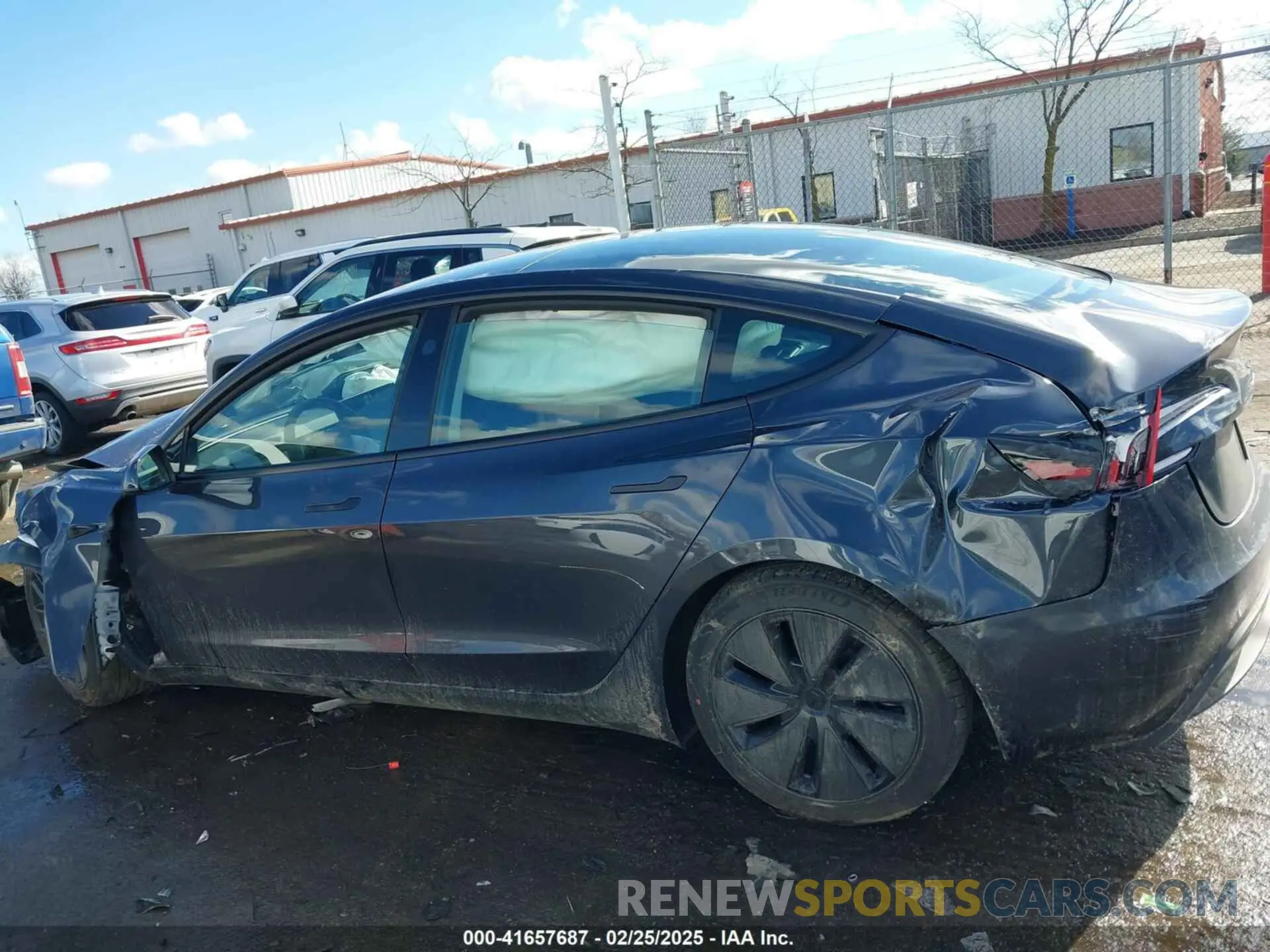 14 fotografías del automóvil dañado 5YJ3E1EAXSF932832 TESLA MODEL 3 2025