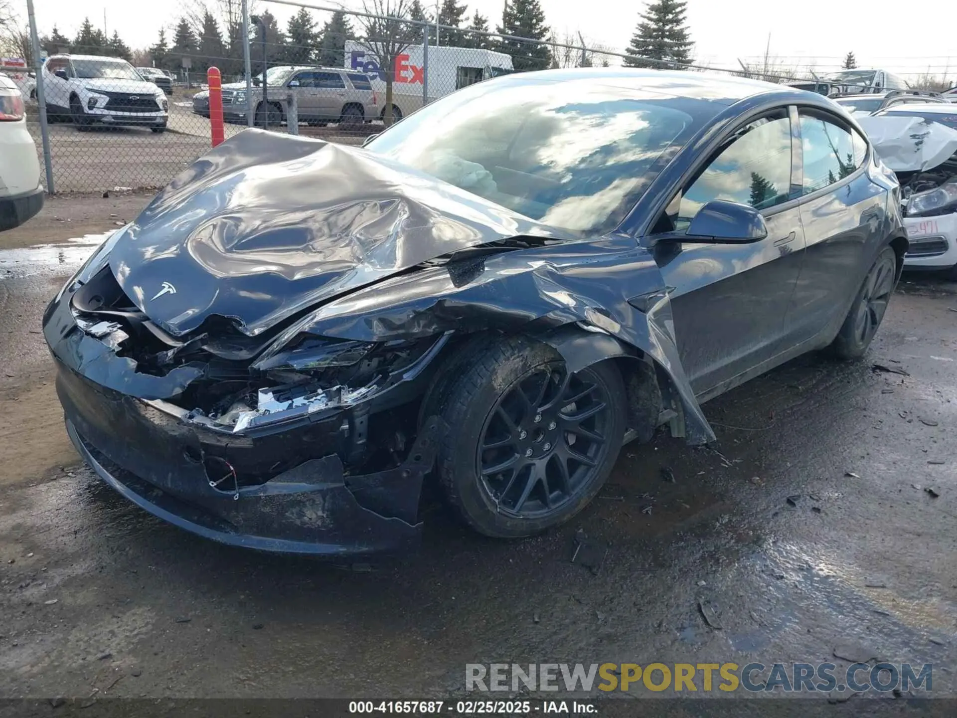 2 fotografías del automóvil dañado 5YJ3E1EAXSF932832 TESLA MODEL 3 2025