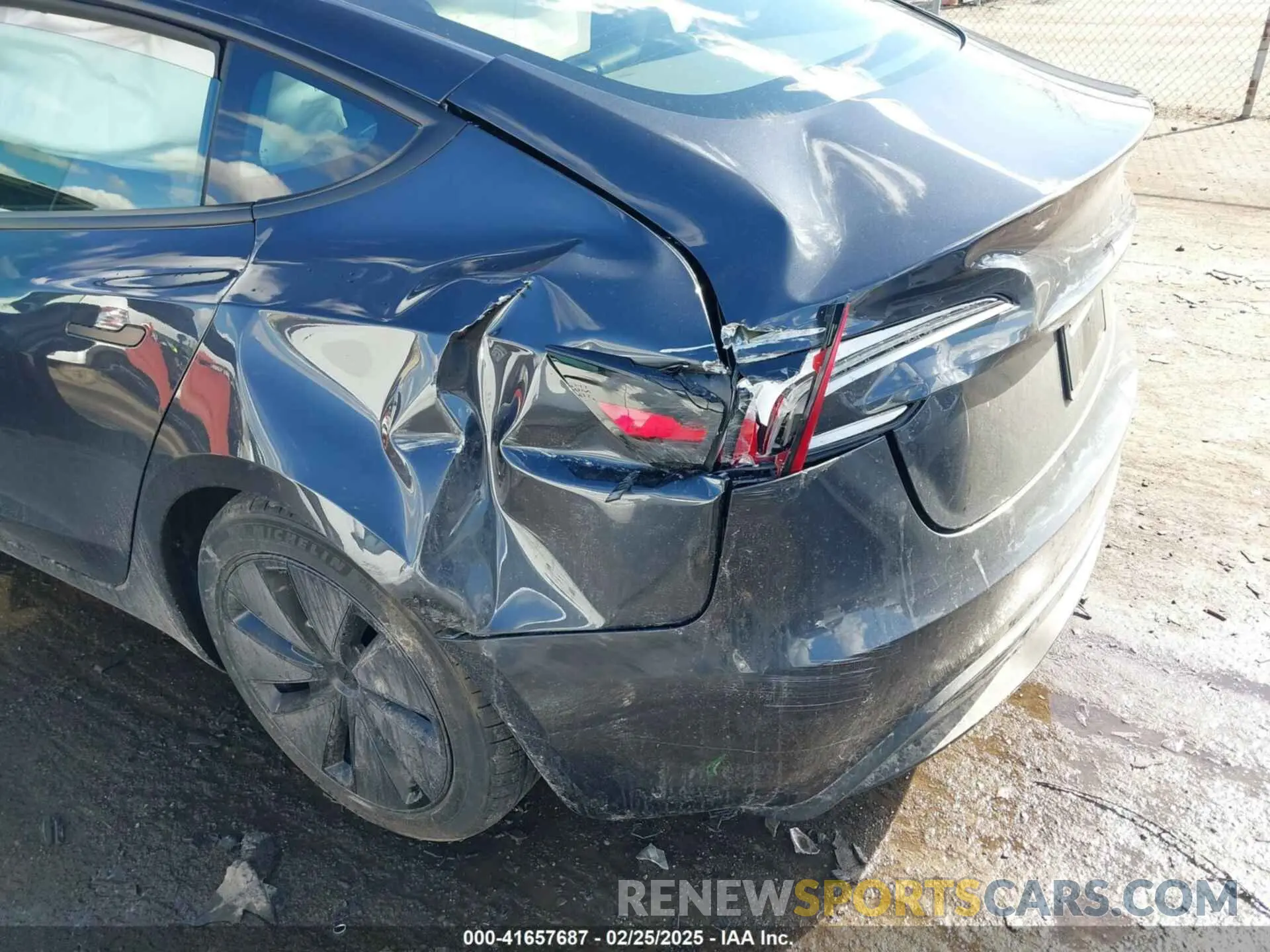 6 fotografías del automóvil dañado 5YJ3E1EAXSF932832 TESLA MODEL 3 2025