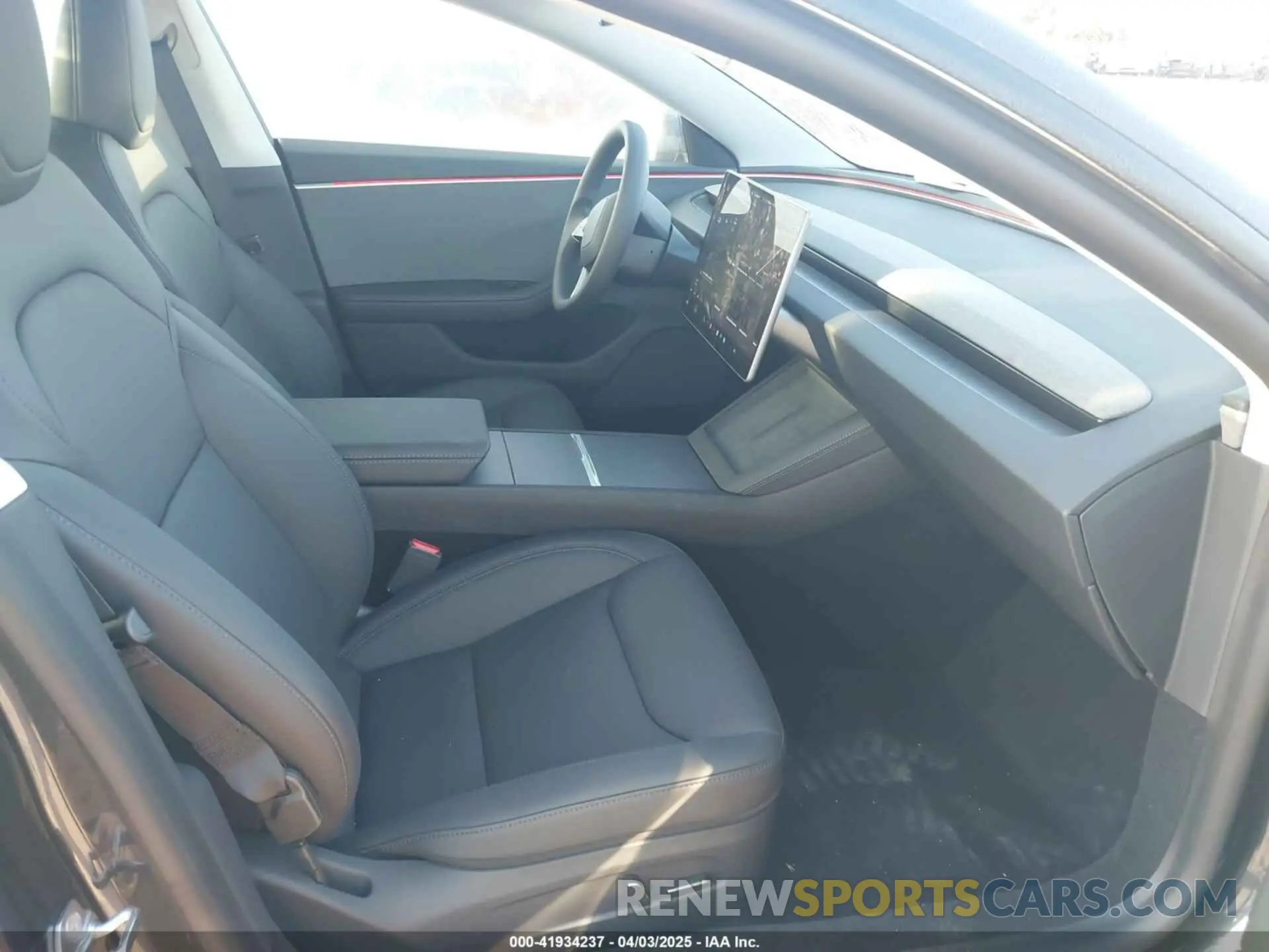 5 fotografías del automóvil dañado 5YJ3E1EAXSF974949 TESLA MODEL 3 2025