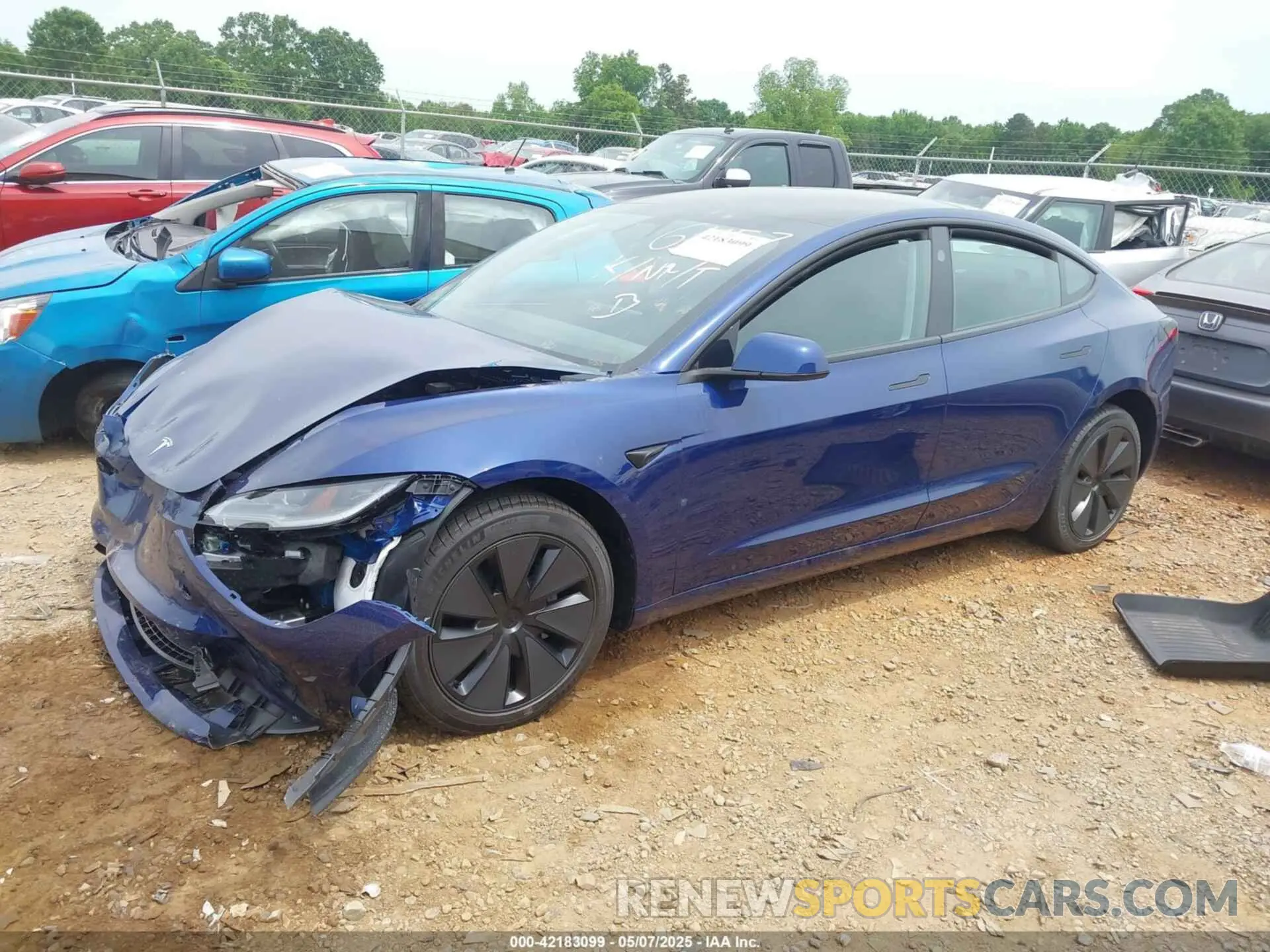 2 fotografías del automóvil dañado 5YJ3E1EAXSF976457 TESLA MODEL 3 2025
