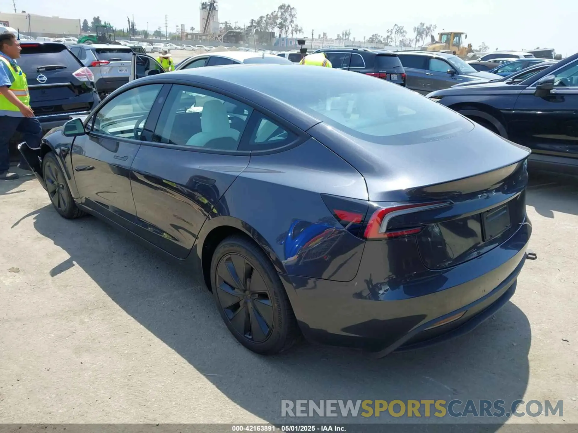 3 fotografías del automóvil dañado 5YJ3E1EAXSF983053 TESLA MODEL 3 2025