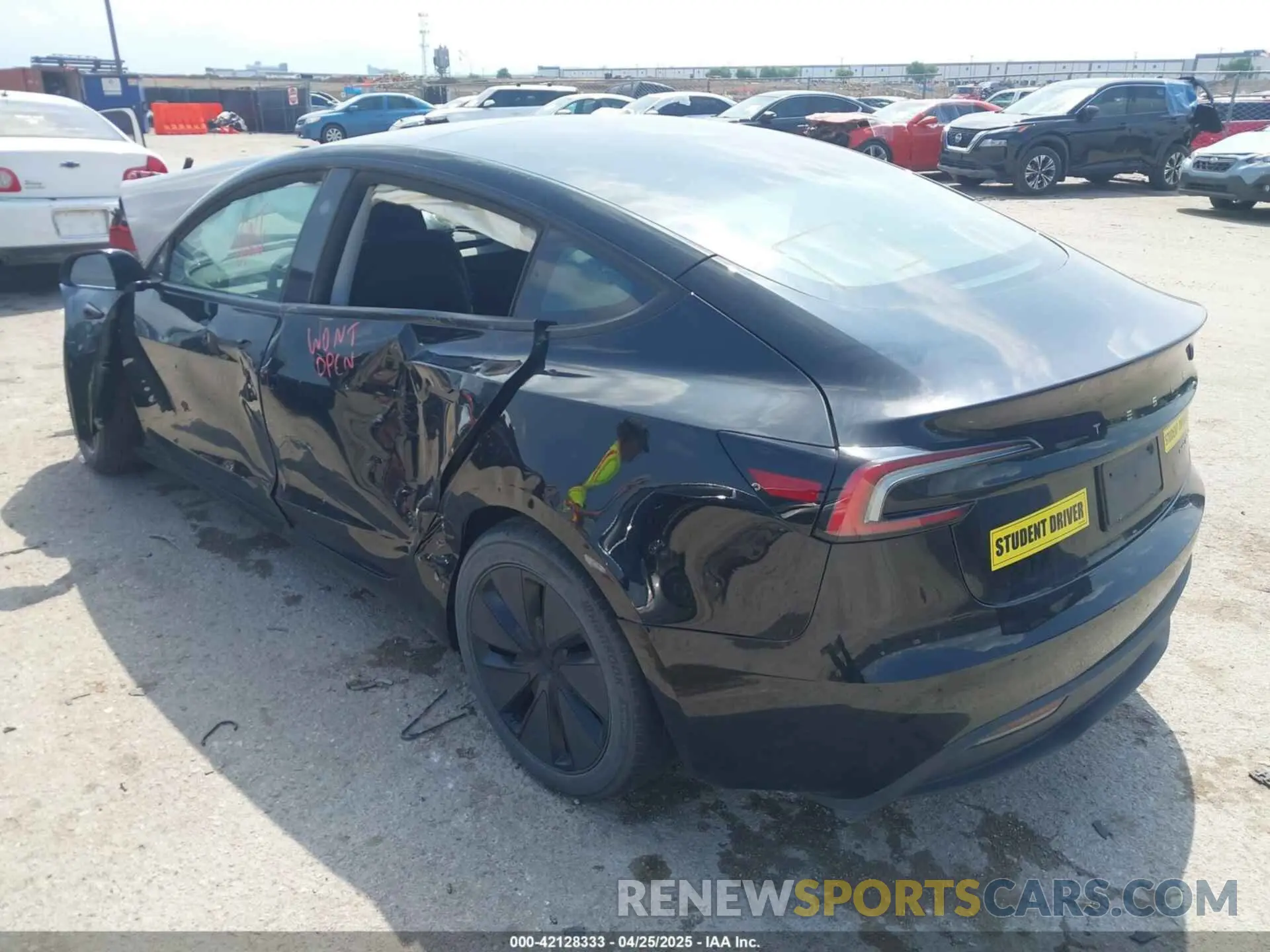 3 fotografías del automóvil dañado 5YJ3E1EB0SF919659 TESLA MODEL 3 2025