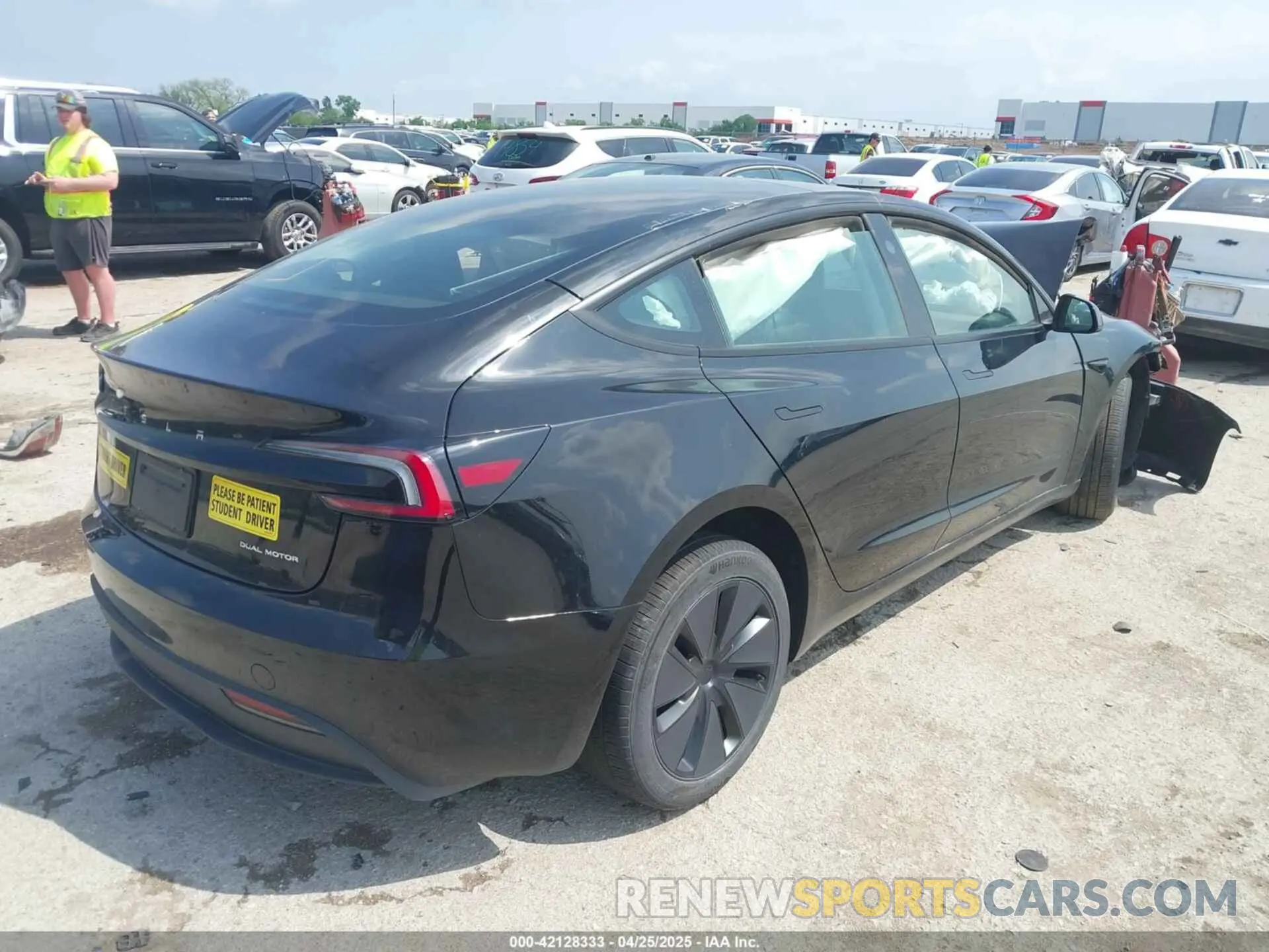 4 fotografías del automóvil dañado 5YJ3E1EB0SF919659 TESLA MODEL 3 2025