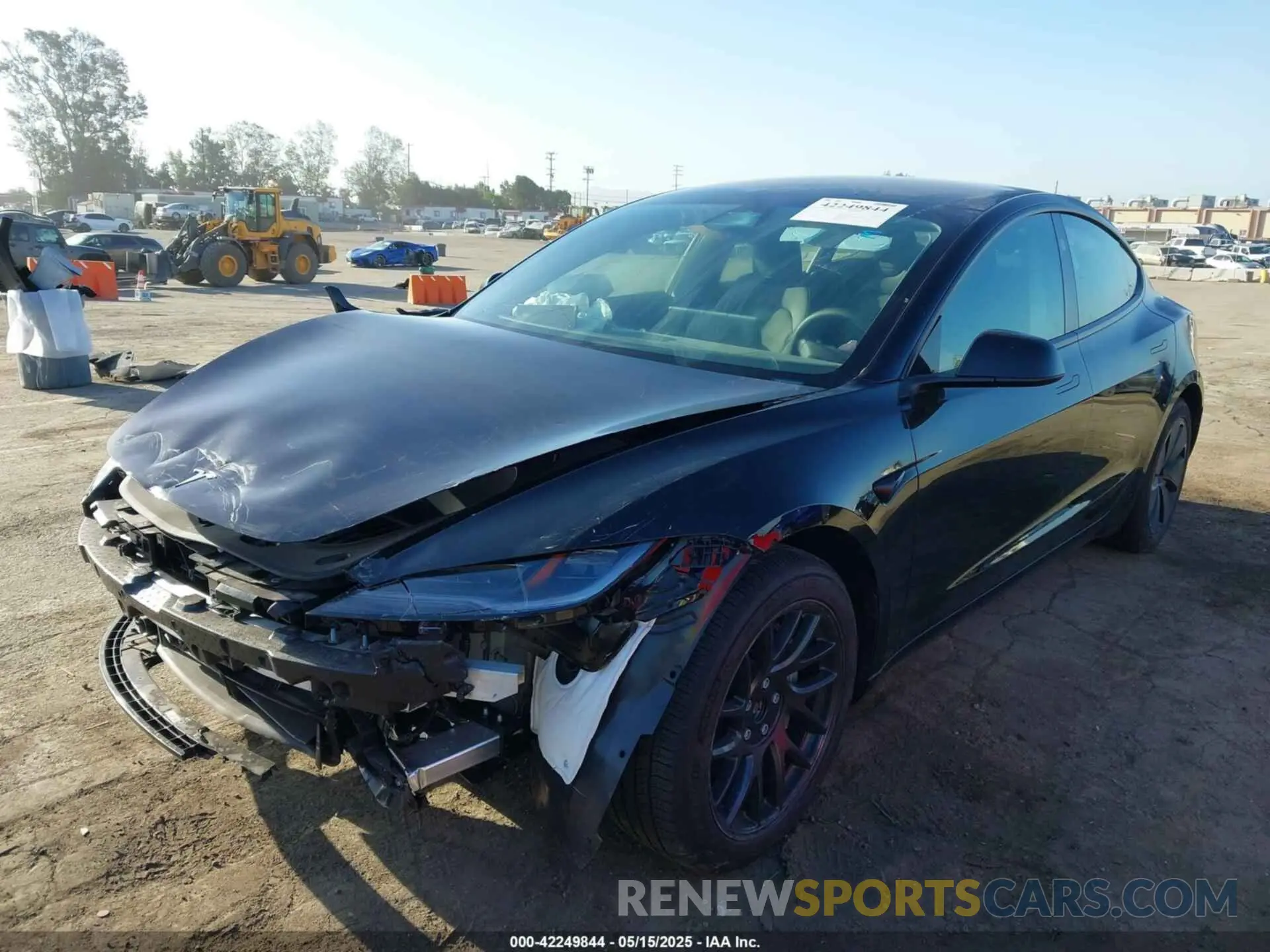 2 fotografías del automóvil dañado 5YJ3E1EB3SF926394 TESLA MODEL 3 2025